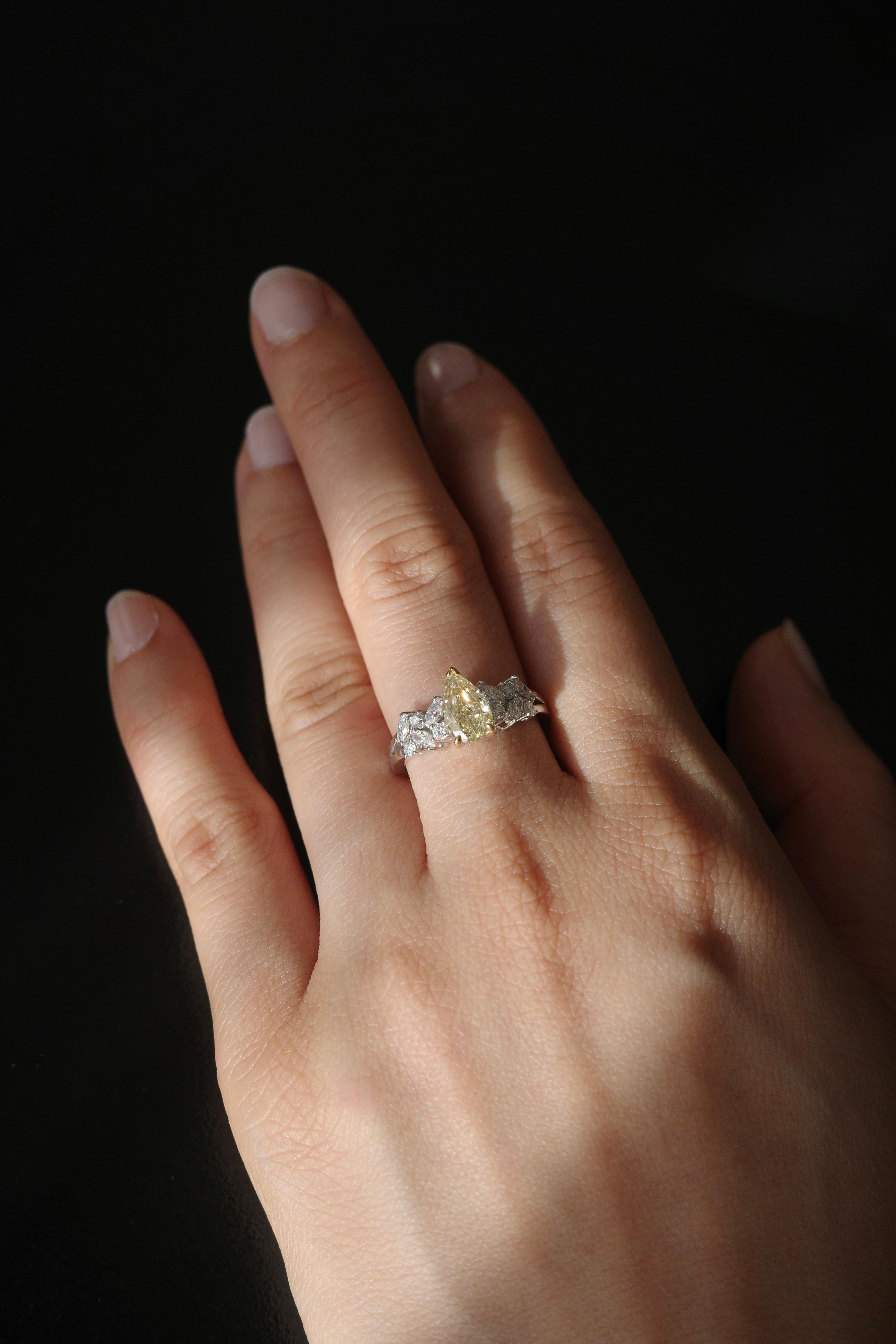 For Sale:  GIA Certified 1.00ct Natural Pear Cut Fancy Light Yellow Diamond White Gold Ring 2