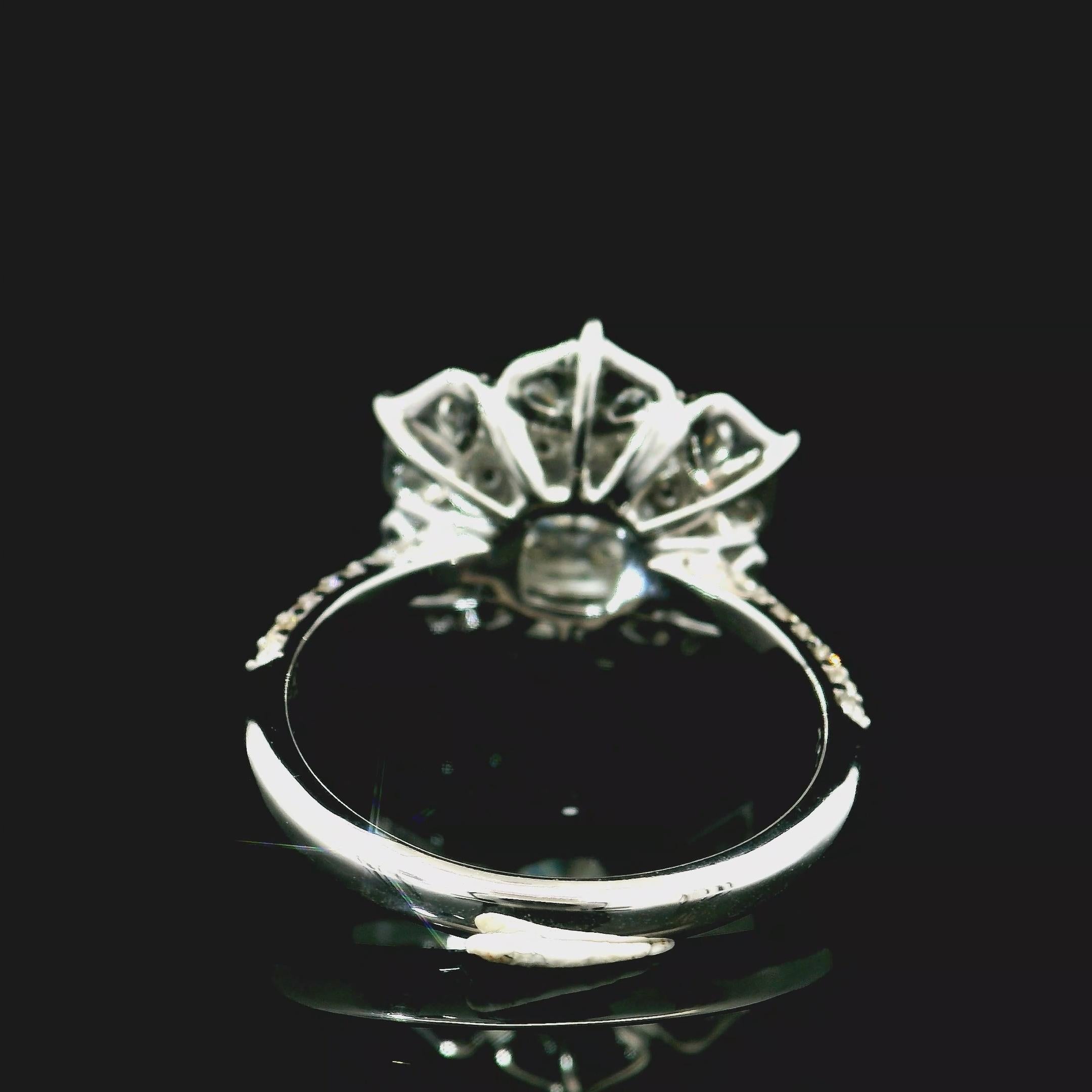 Anello con diamante certificato GIA da 1,01 carati con colore D e purezza VVS2 in vendita 1