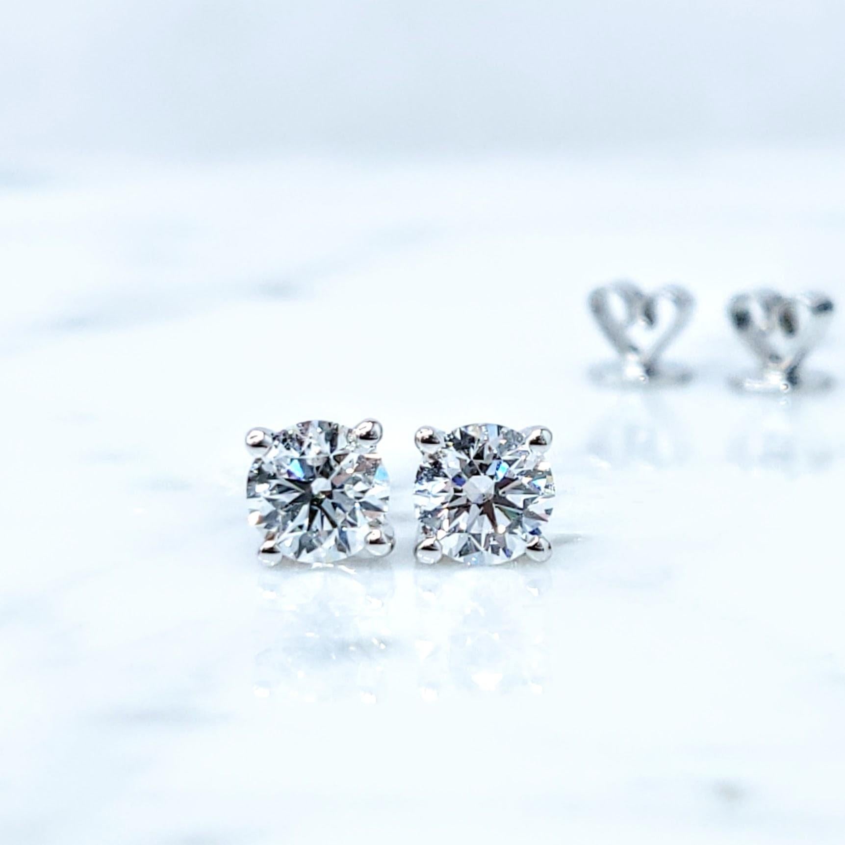 Boucles d'oreilles en or blanc 18 carats avec diamant certifié GIA de 1,01 carat en vente 3