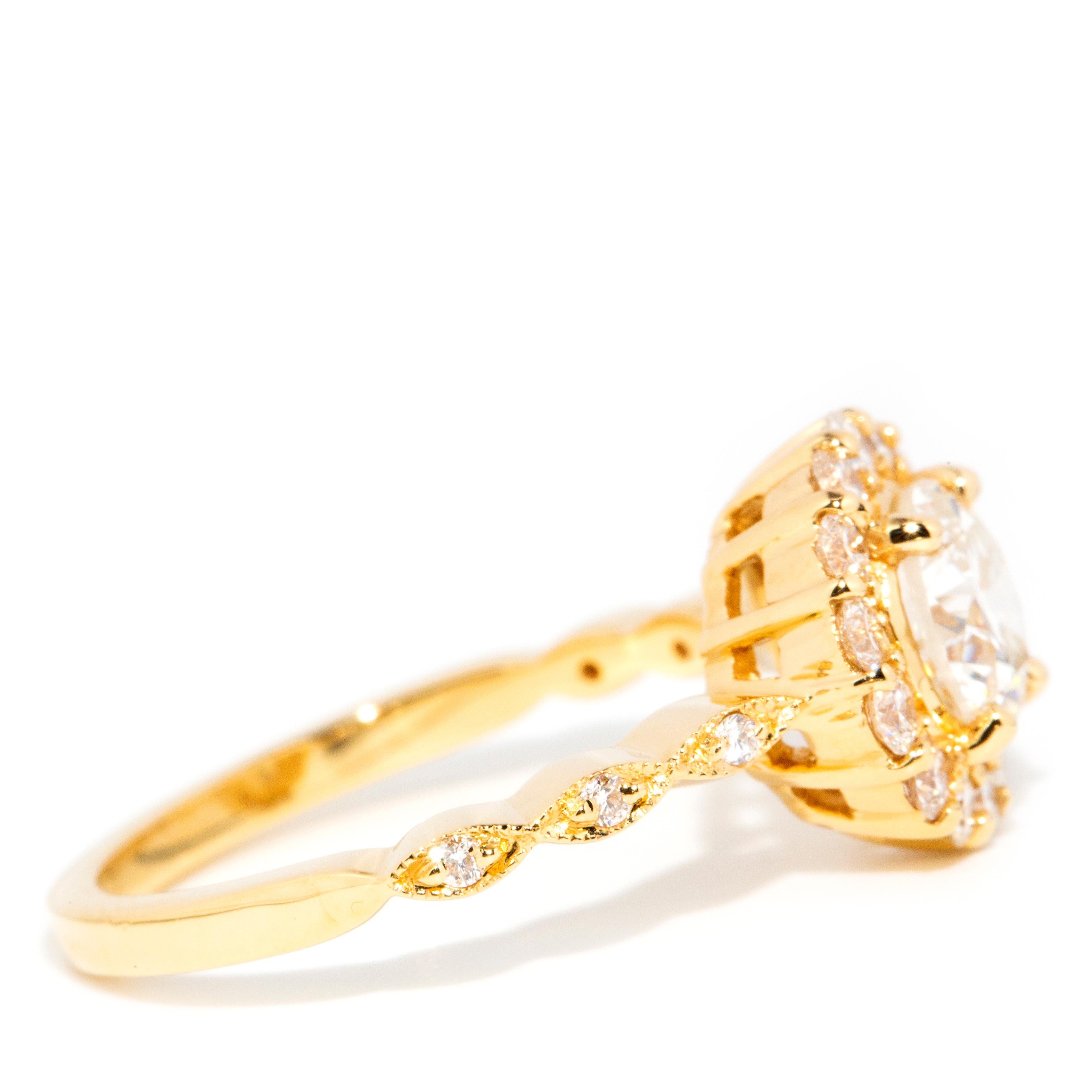 GIA Certified 1.01 Carat Diamond Halo Cluster Ring in 18 Carat Yellow Gold In New Condition For Sale In Hamilton, AU