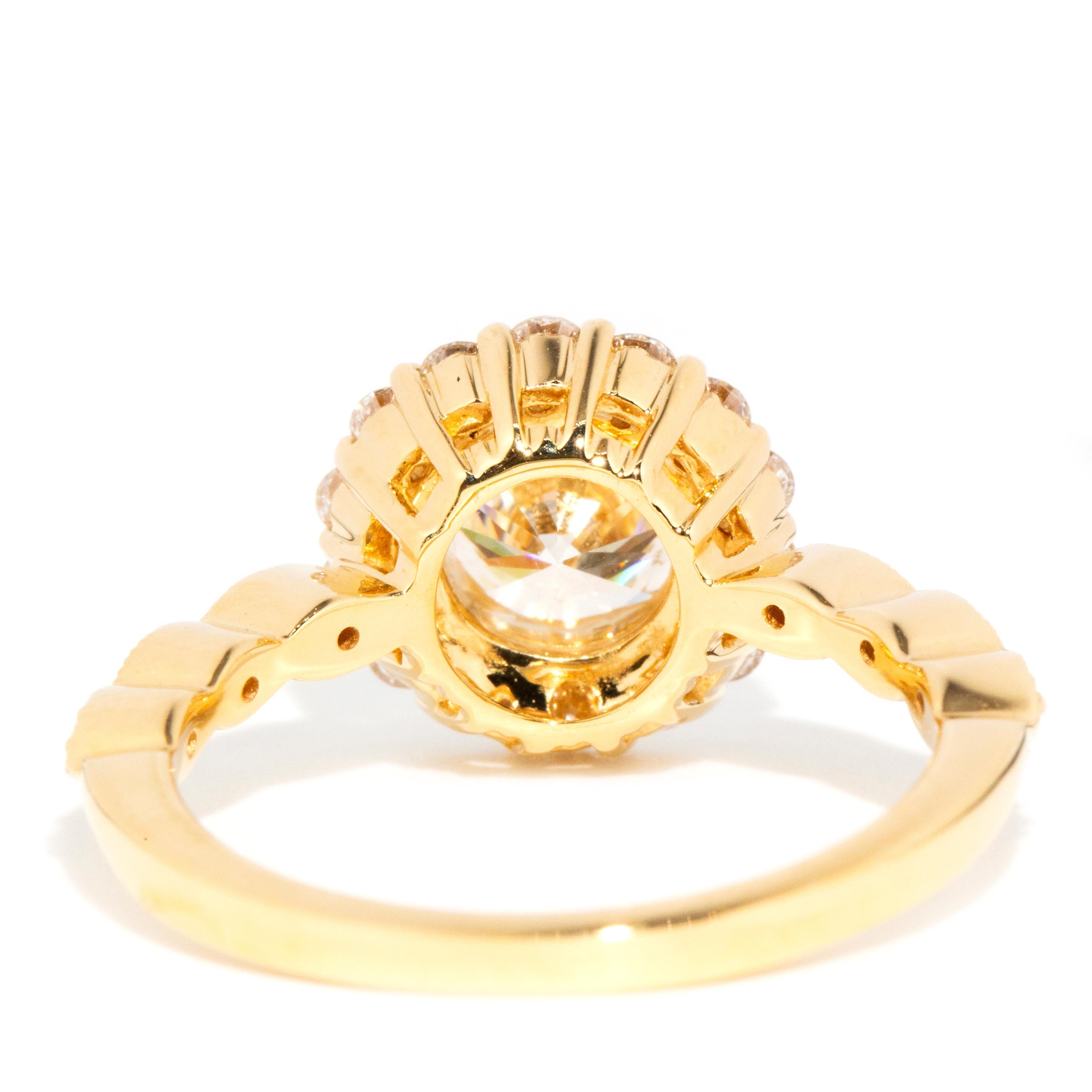 GIA Certified 1.01 Carat Diamond Halo Cluster Ring in 18 Carat Yellow Gold For Sale 1