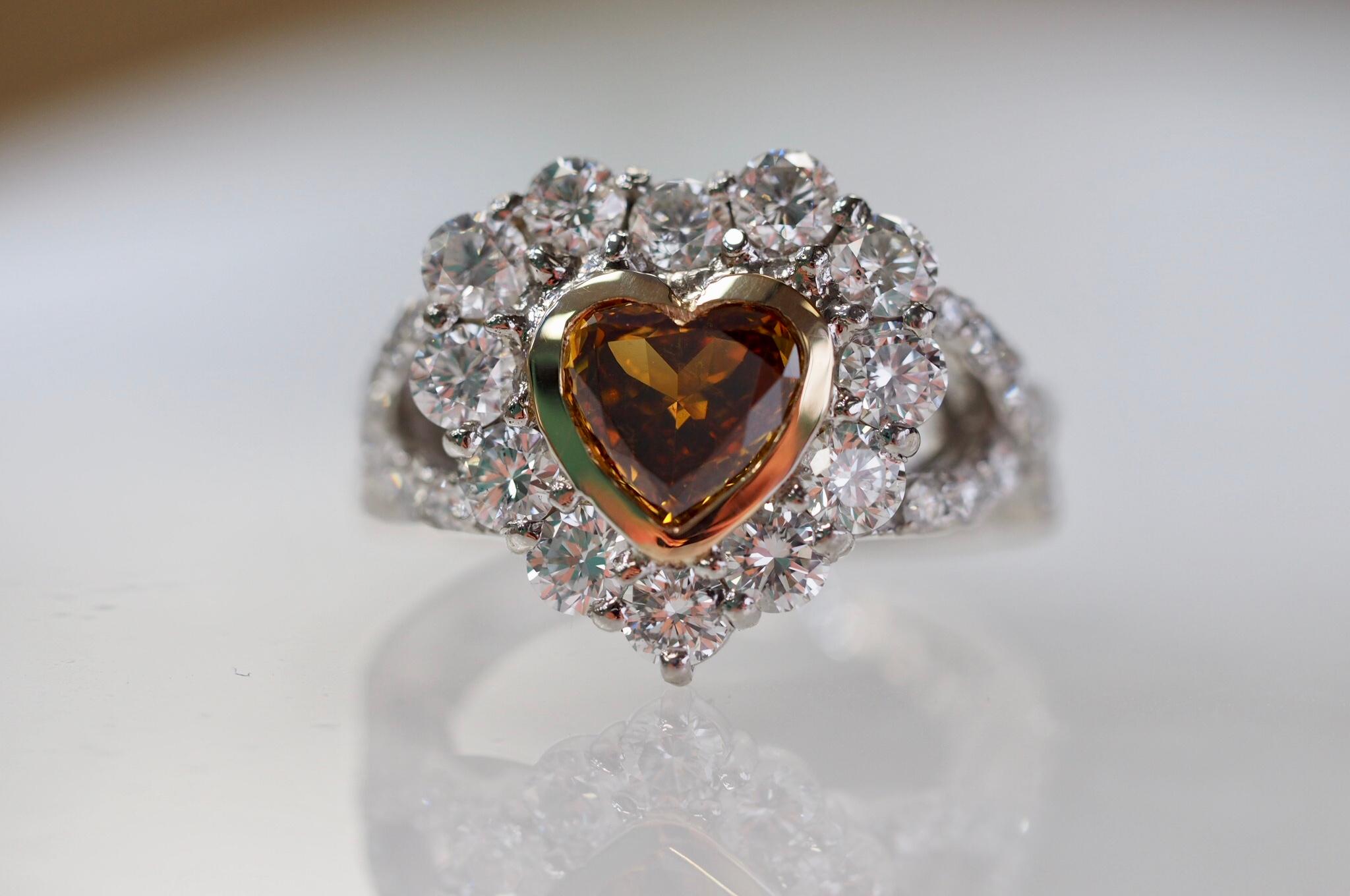 GIA Certified 1.01 Carat Diamond Heart Platinum Ring In New Condition In Addison, TX