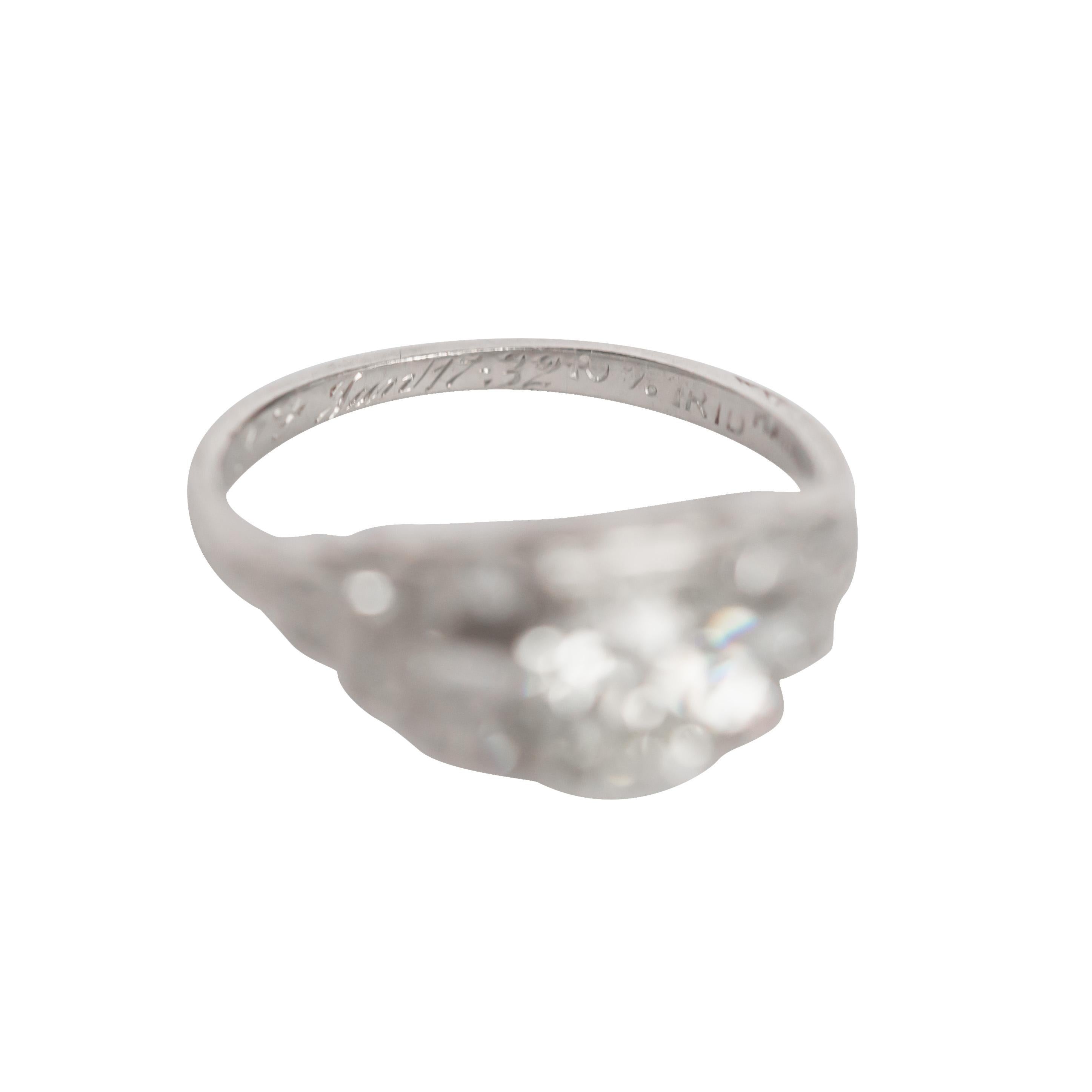 Women's or Men's GIA Certified 1.01 Carat Diamond Platinum Engagement Ring For Sale