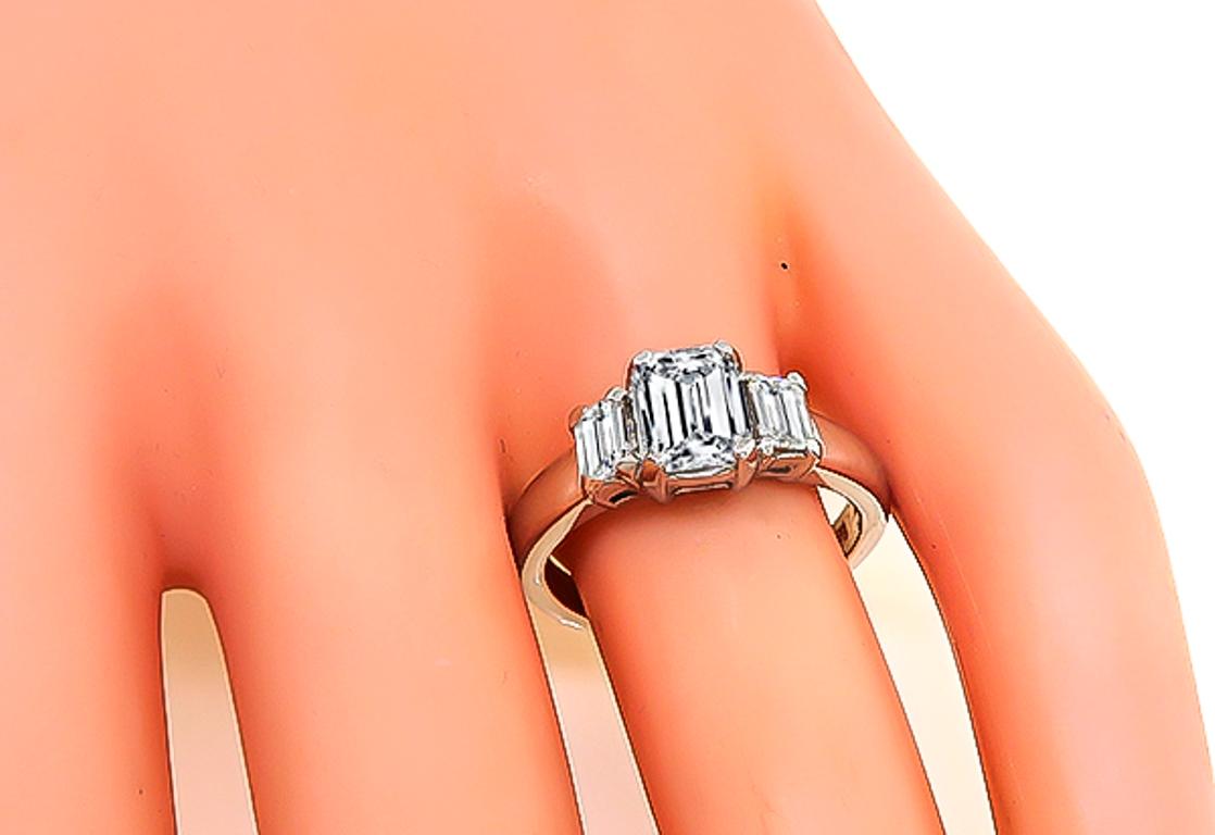 Bague en platine avec diamant de 1,01 carat certifié par le GIA Bon état - En vente à New York, NY