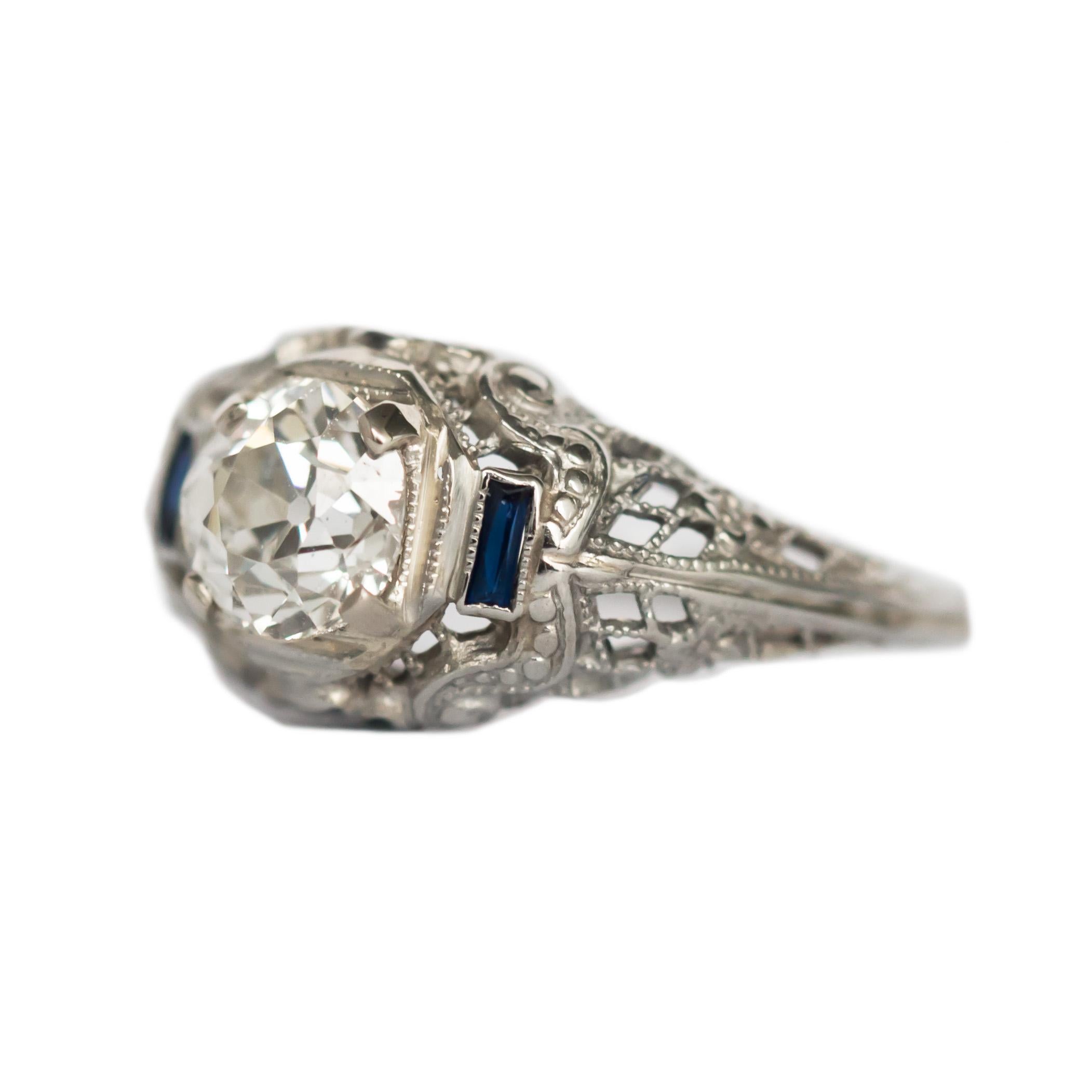 Taille de lla bague : 6.95
Type de métal : or blanc 18 carats 
Poids : 2,5 grammes

Détails du diamant central
Diamant central CERTIFIÉ GIA - Certificat # 6204280670
Forme : Vieux brillant européen 
Poids en carats : 1,01 carat
Couleur : L
Clarté :