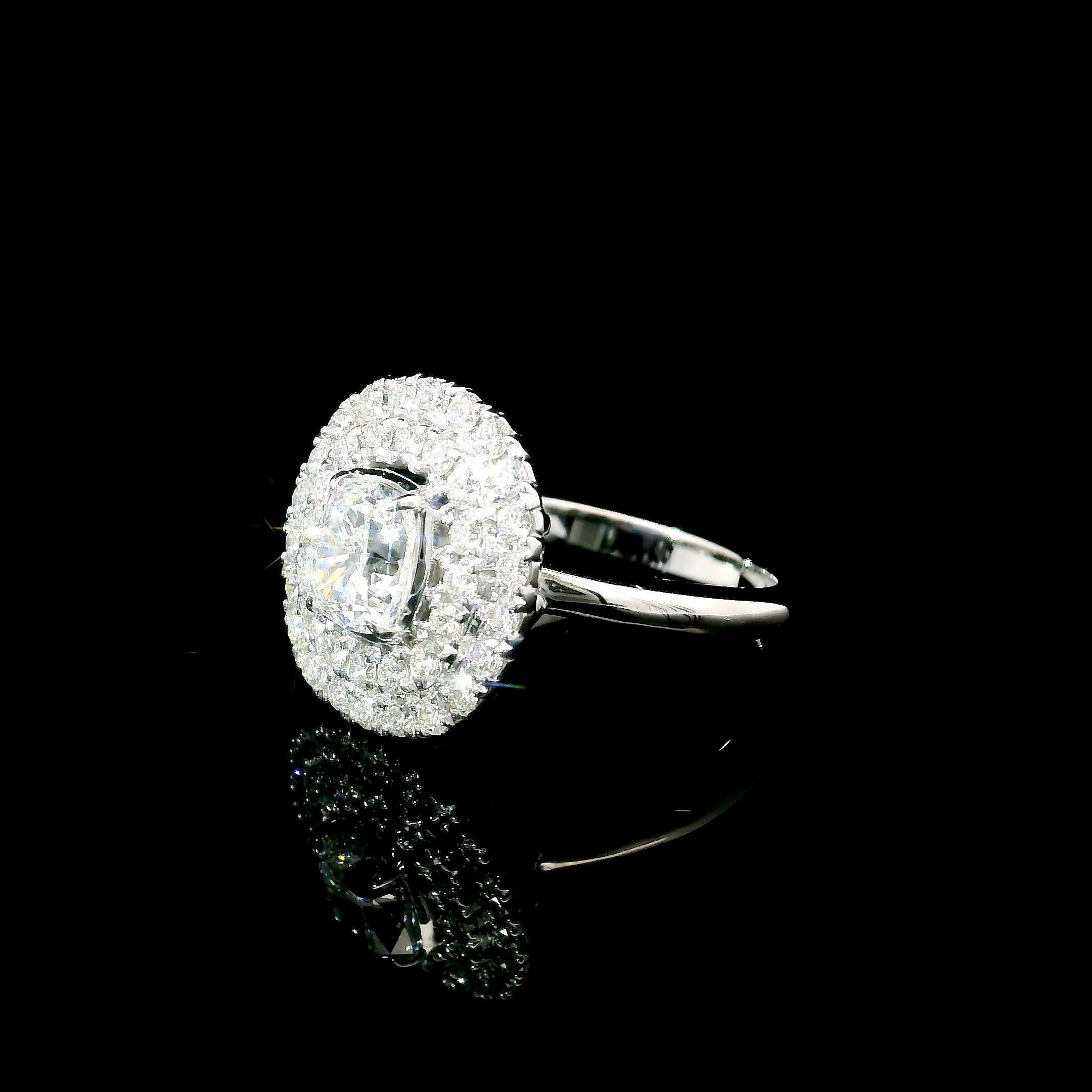GIA Certified 1.01 Carat E Colour VS1 Clarity Diamond Ring In New Condition For Sale In บางรัก, TH