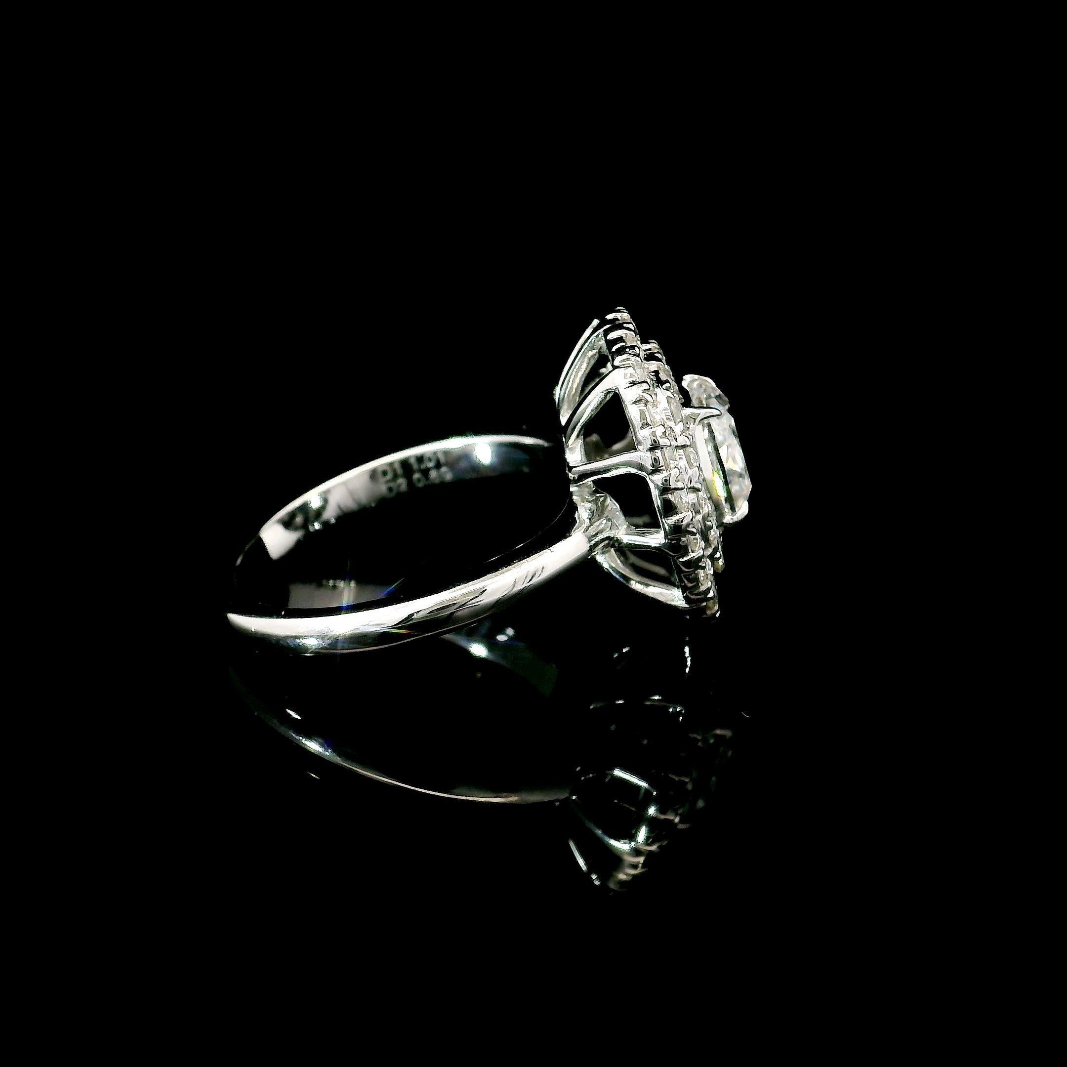 GIA Certified 1.01 Carat E Colour VS1 Clarity Diamond Ring For Sale 1