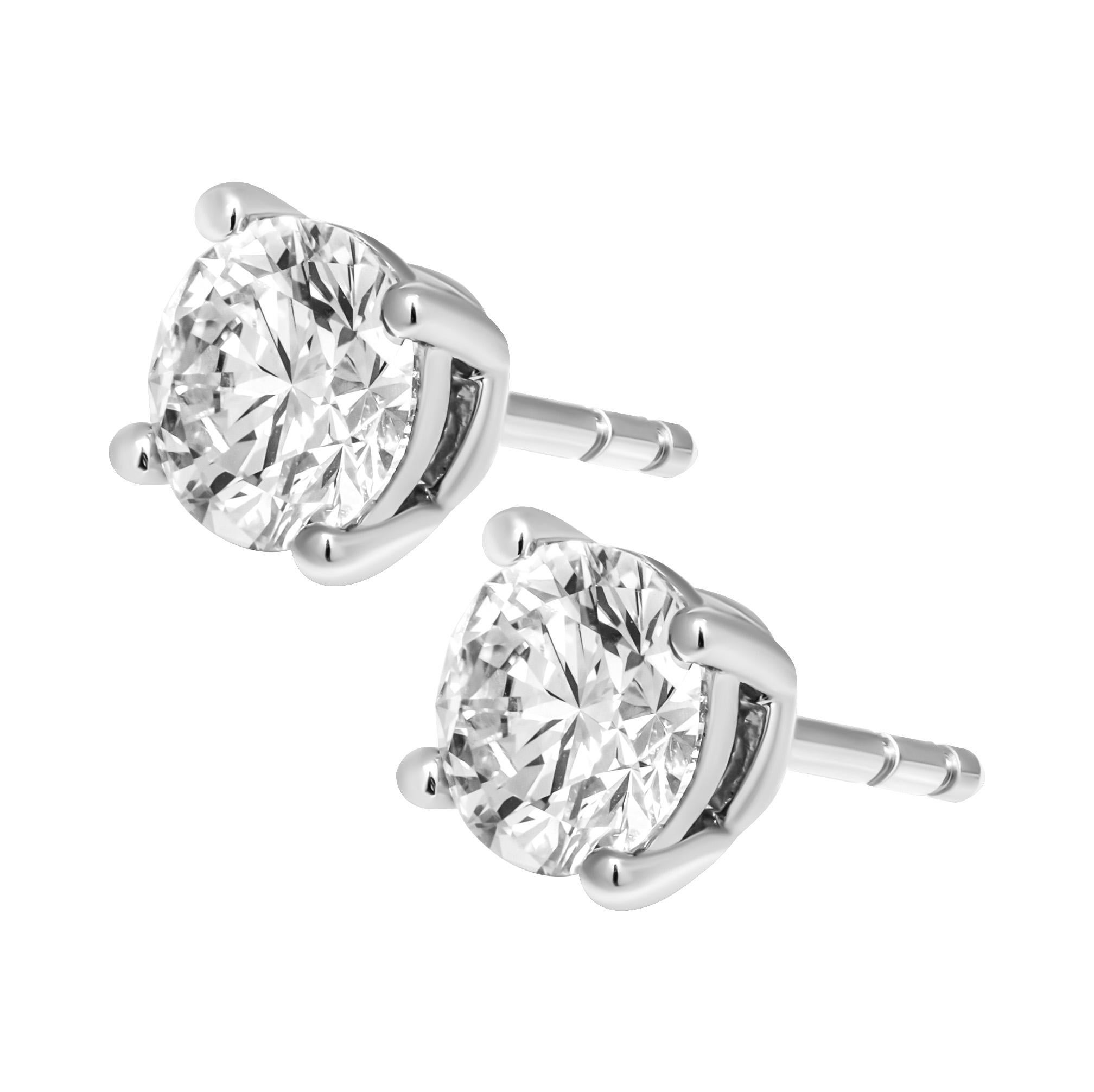 Round Cut GIA Certified 1.01 carat each round shape 4 prongs studs in Platinum For Sale