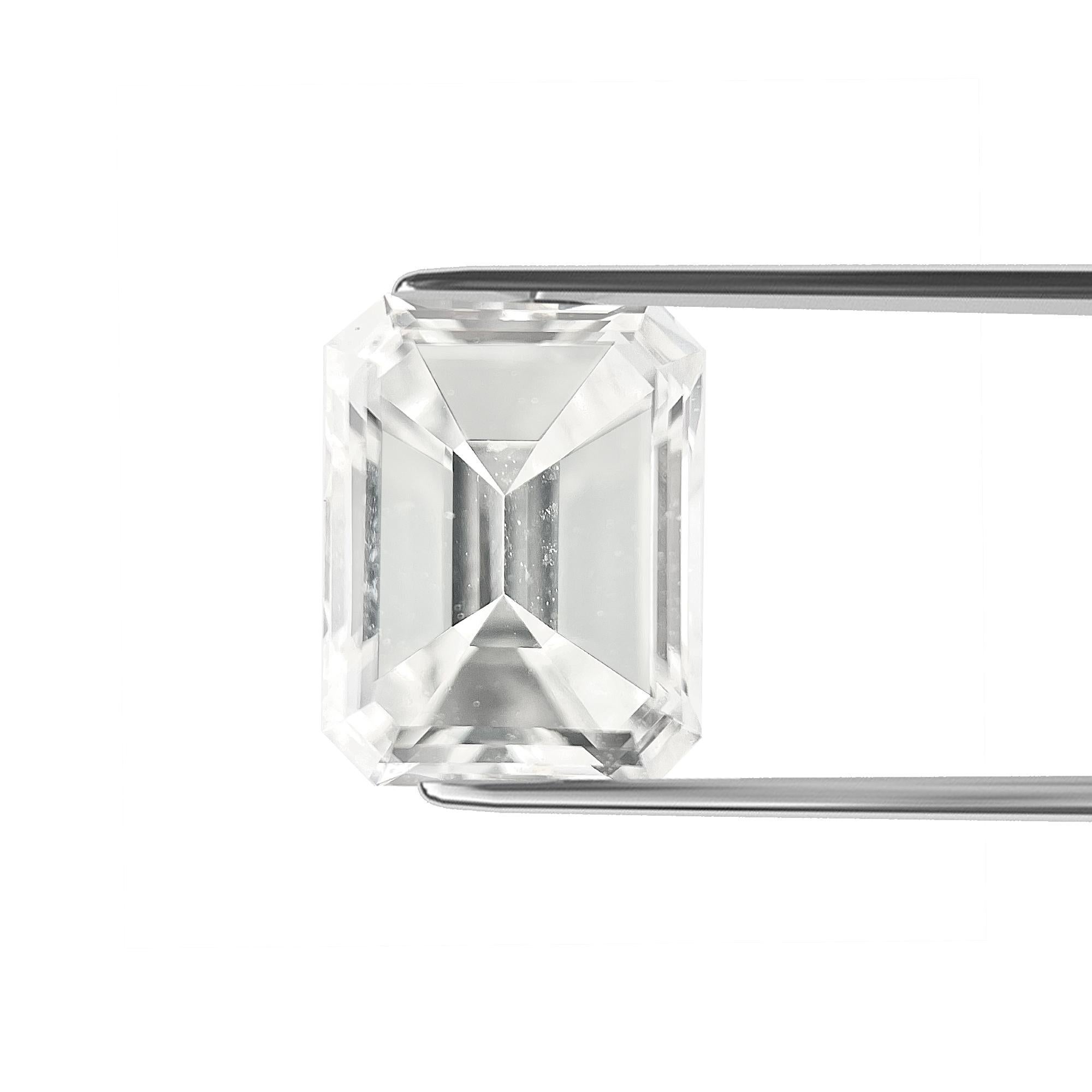 ITEM DESCRIPTION

ID #:	NY56716
Stone Shape: EMERALD CUT
Diamond Weight: 1.01ct
Clarity: VVS1
Color: H
Cut:	Excellent
Measurements: 6.69 x 5.15 x 3.40 mm
Depth %:	66%
Table %:	74%
Symmetry: Good
Polish: Very Good
Fluorescence: None
Certifying