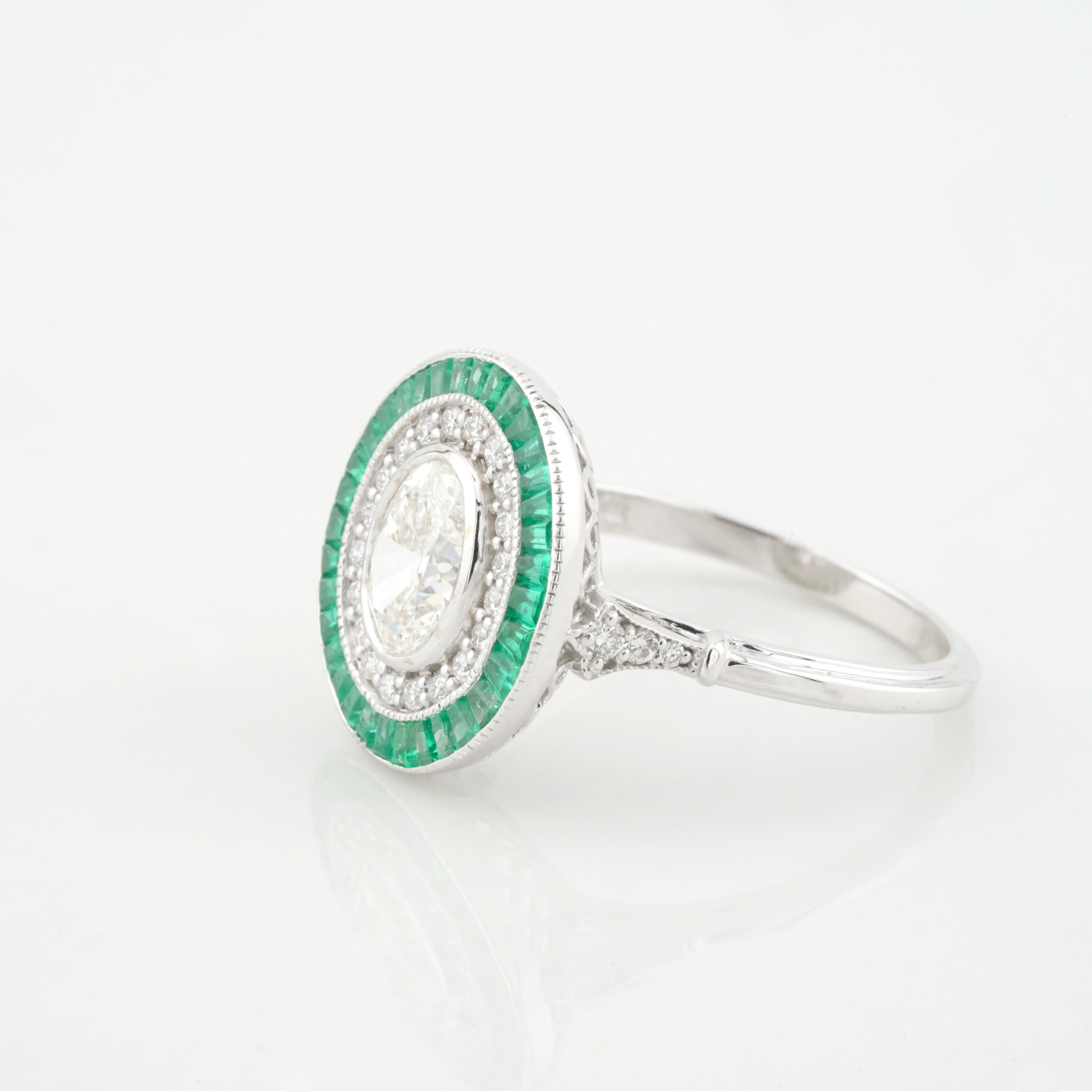 Contemporary GIA Certified 1.01 Carat F VS1 Oval Diamond 14K White Gold Ring For Sale