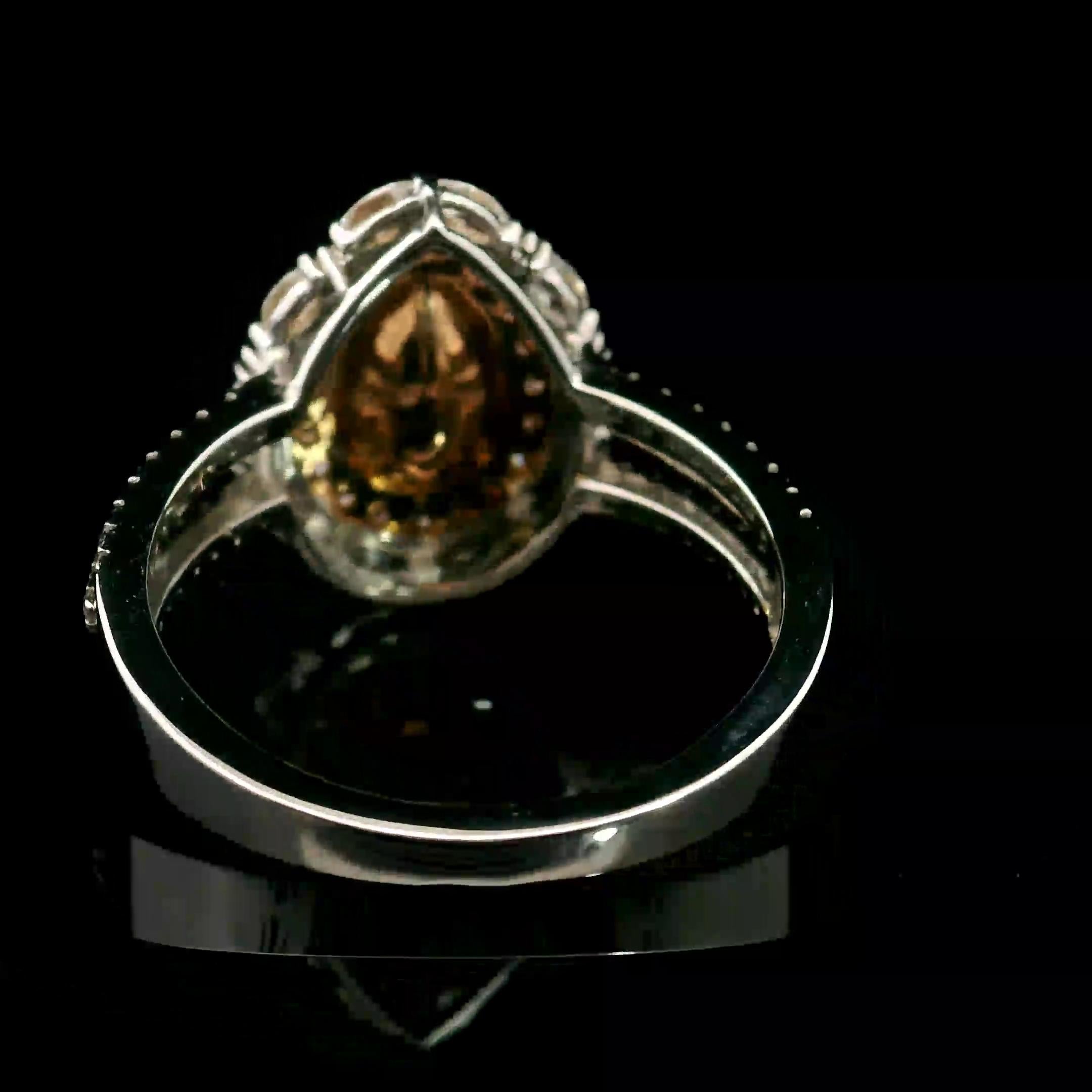 Bague en diamant certifié GIA de 1,01 carat jaune vert VS1 Neuf - En vente à บางรัก, TH