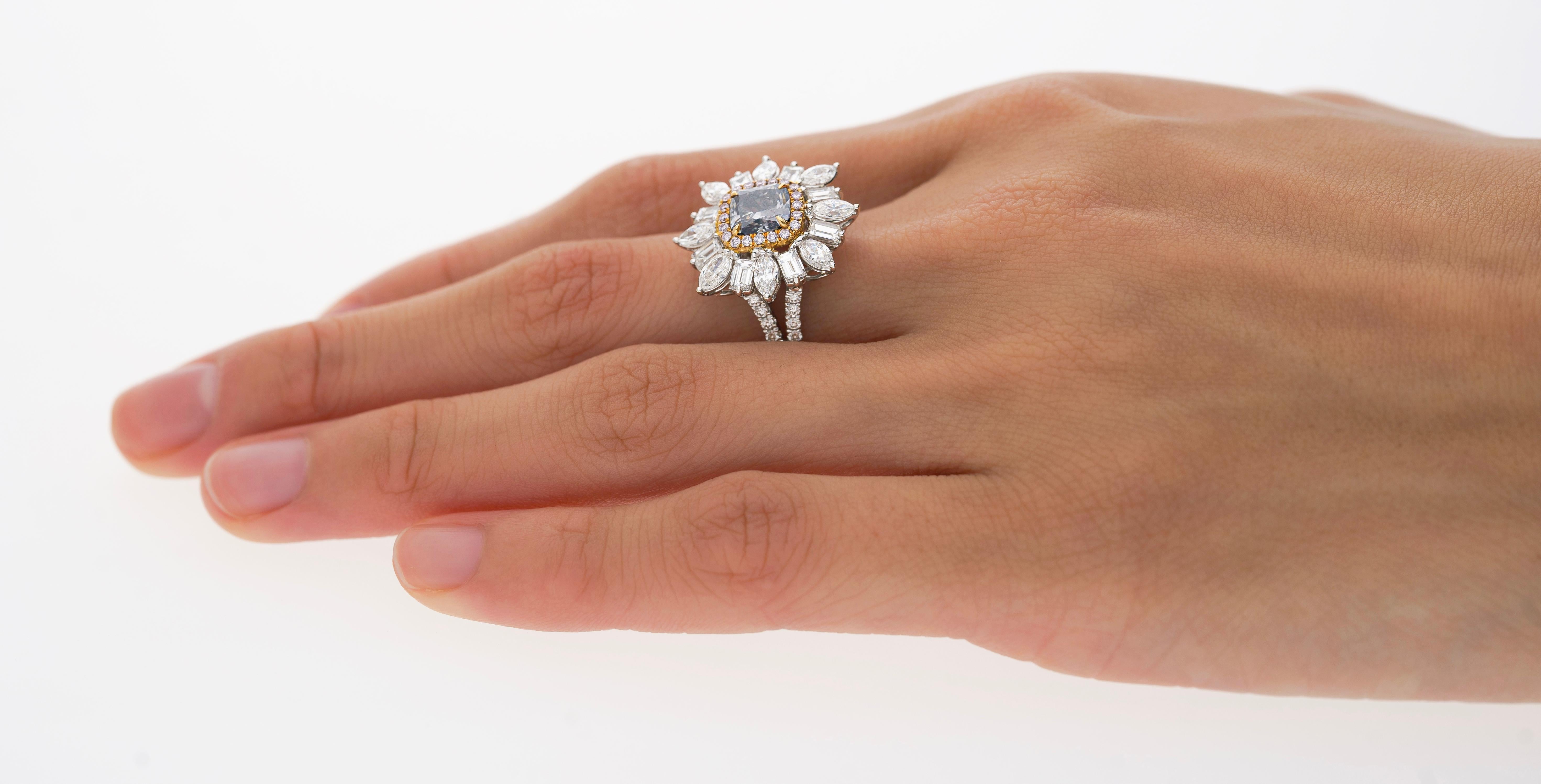 GIA Certified 1.01 Carat Fancy Blue Diamond, Pink Diamond and Diamond 18K Ring For Sale 10