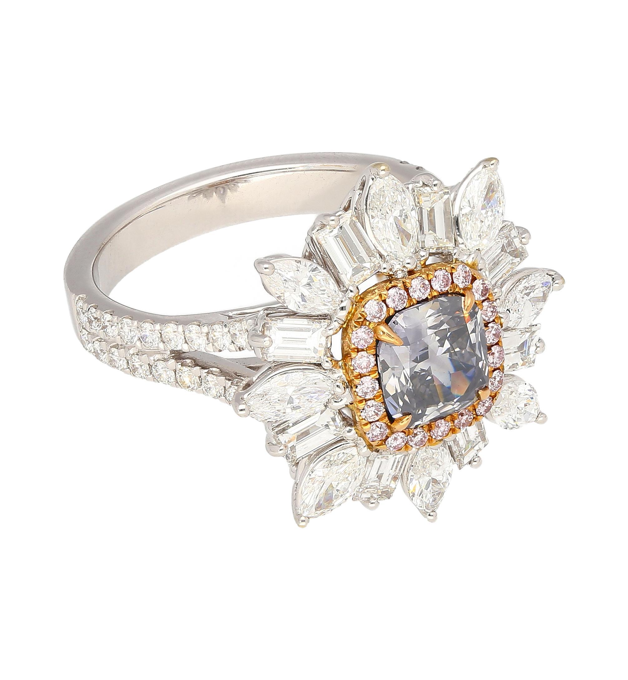 GIA Certified 1.01 Carat Fancy Blue Diamond, Pink Diamond and Diamond 18K Ring For Sale 1