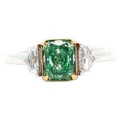 Anello con diamante certificato GIA da 1.01 carati, di colore verde e di chiarezza VS