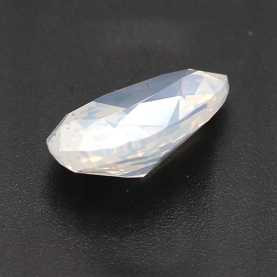 GIA Certified 1.01 Carat Fancy White Diamond In New Condition For Sale In บางรัก, TH