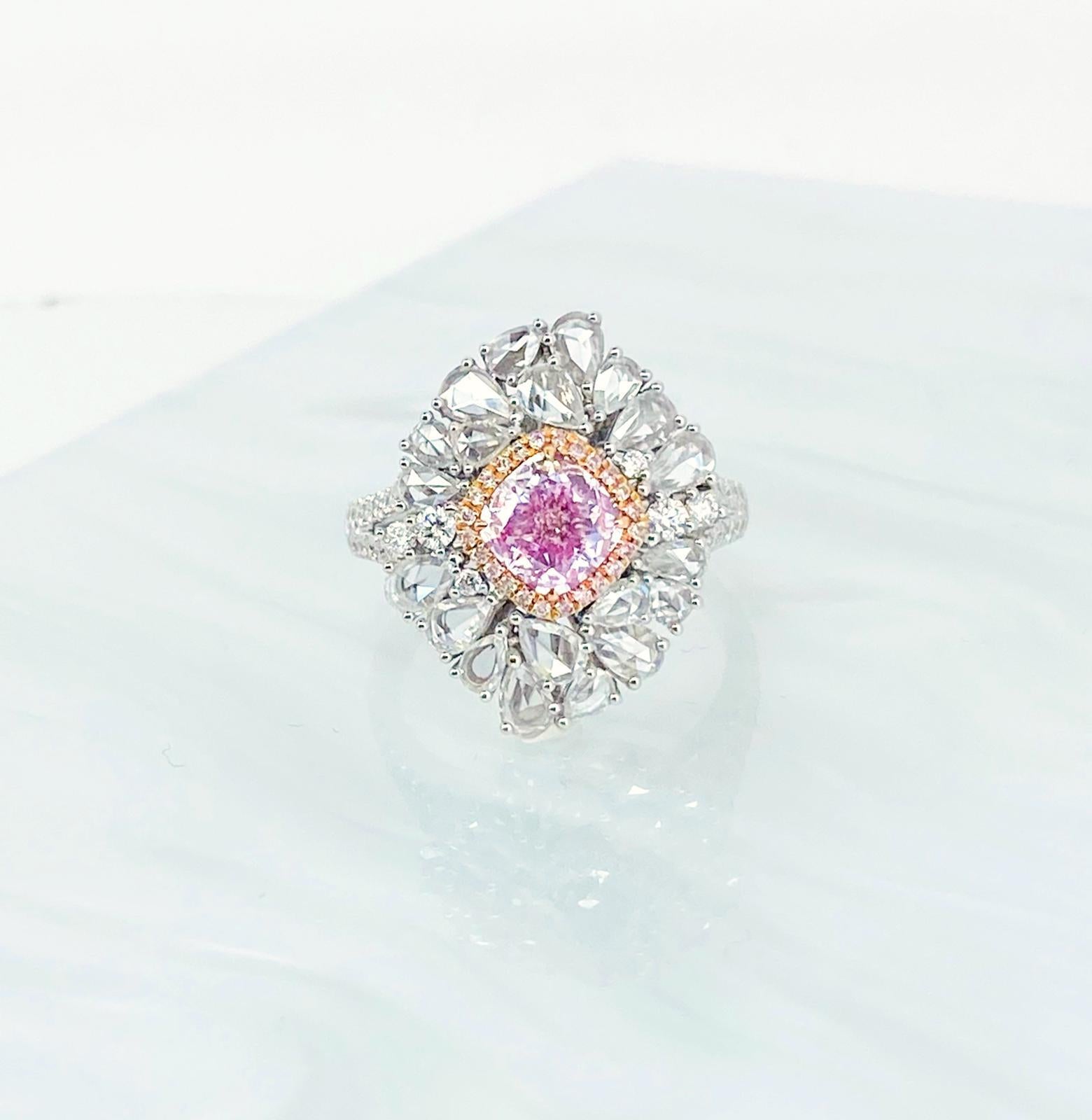 GIA Certified 1.01 Carat Light Pink Diamond Ring VS2 Clarity For Sale 4