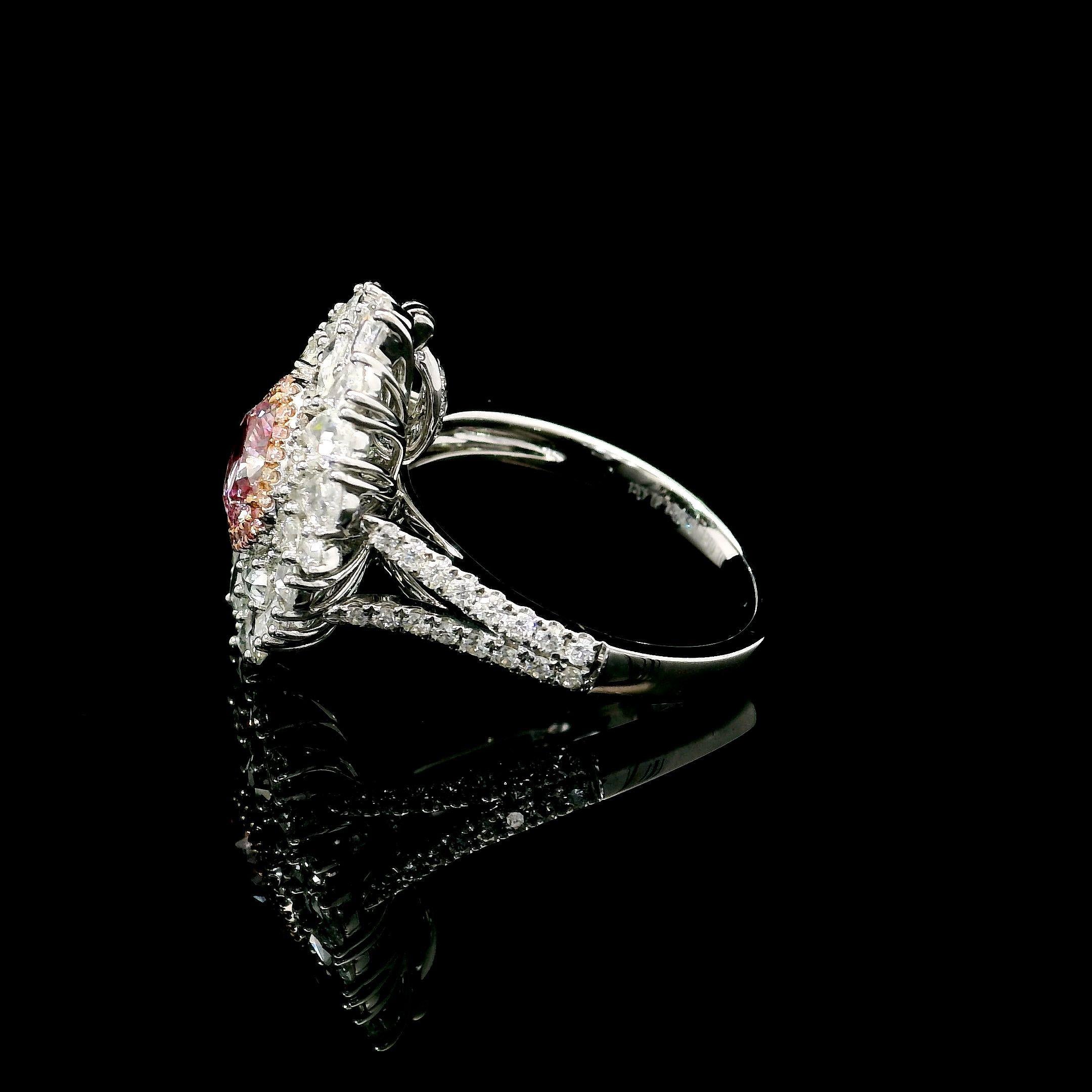 GIA Certified 1.01 Carat Light Pink VS2 Clarity Diamond Ring For Sale 1