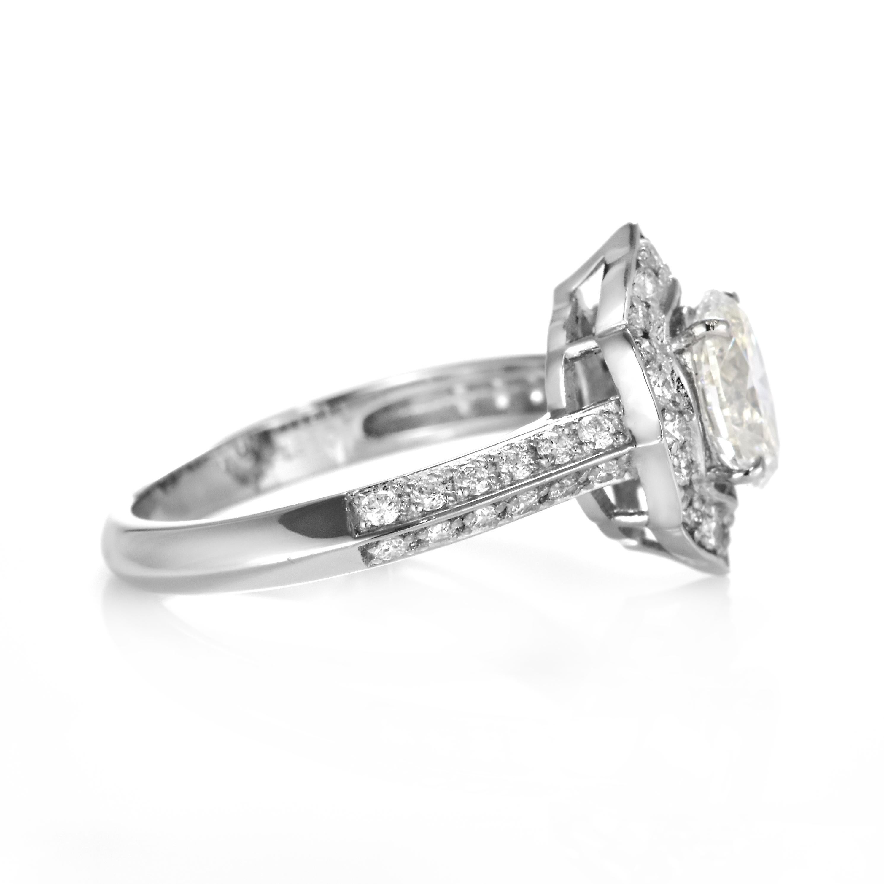 GIA Certified 1.01 Carat Natural InternallyFlawless Diamond Ring Set in Platinum For Sale 5