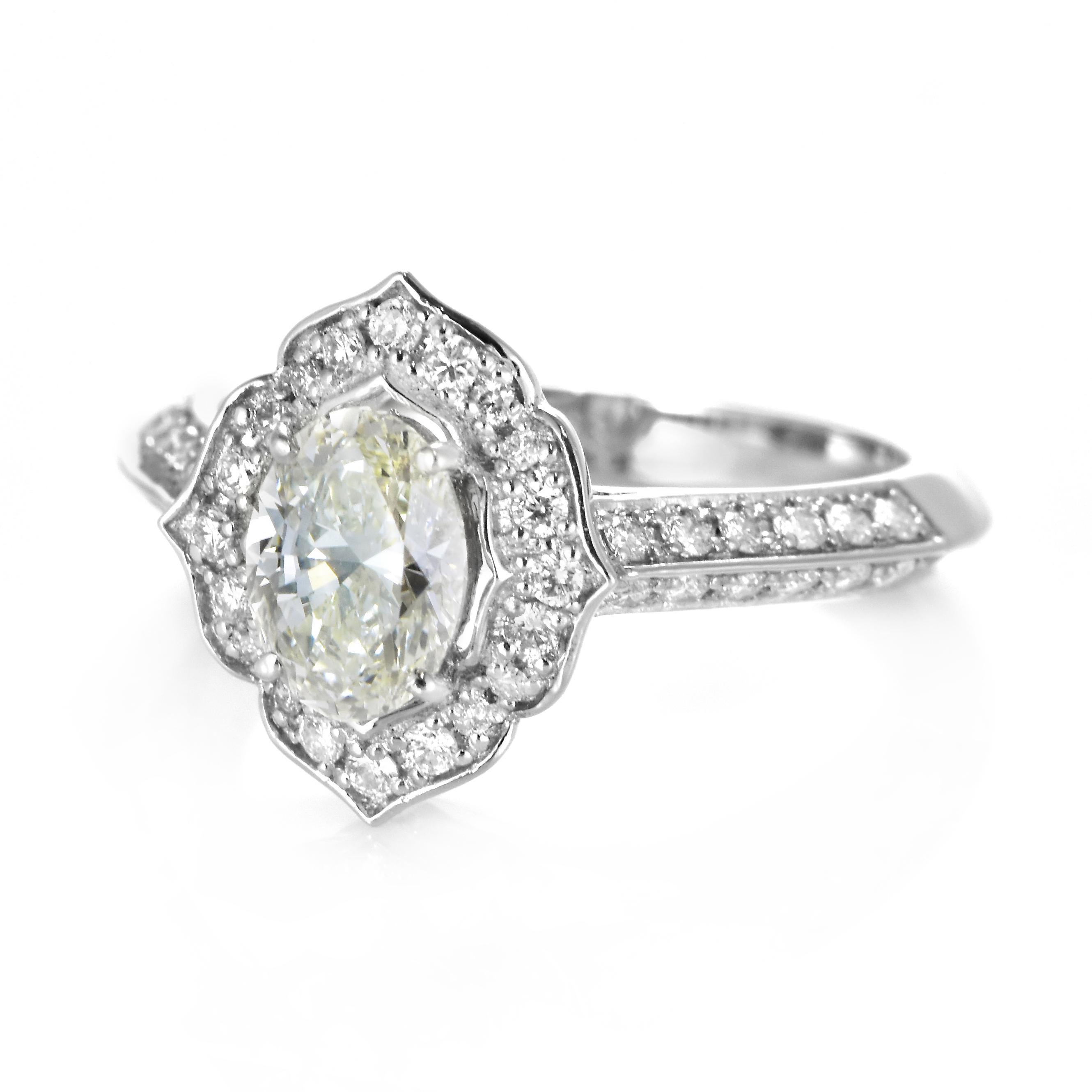 Modern GIA Certified 1.01 Carat Natural InternallyFlawless Diamond Ring Set in Platinum For Sale