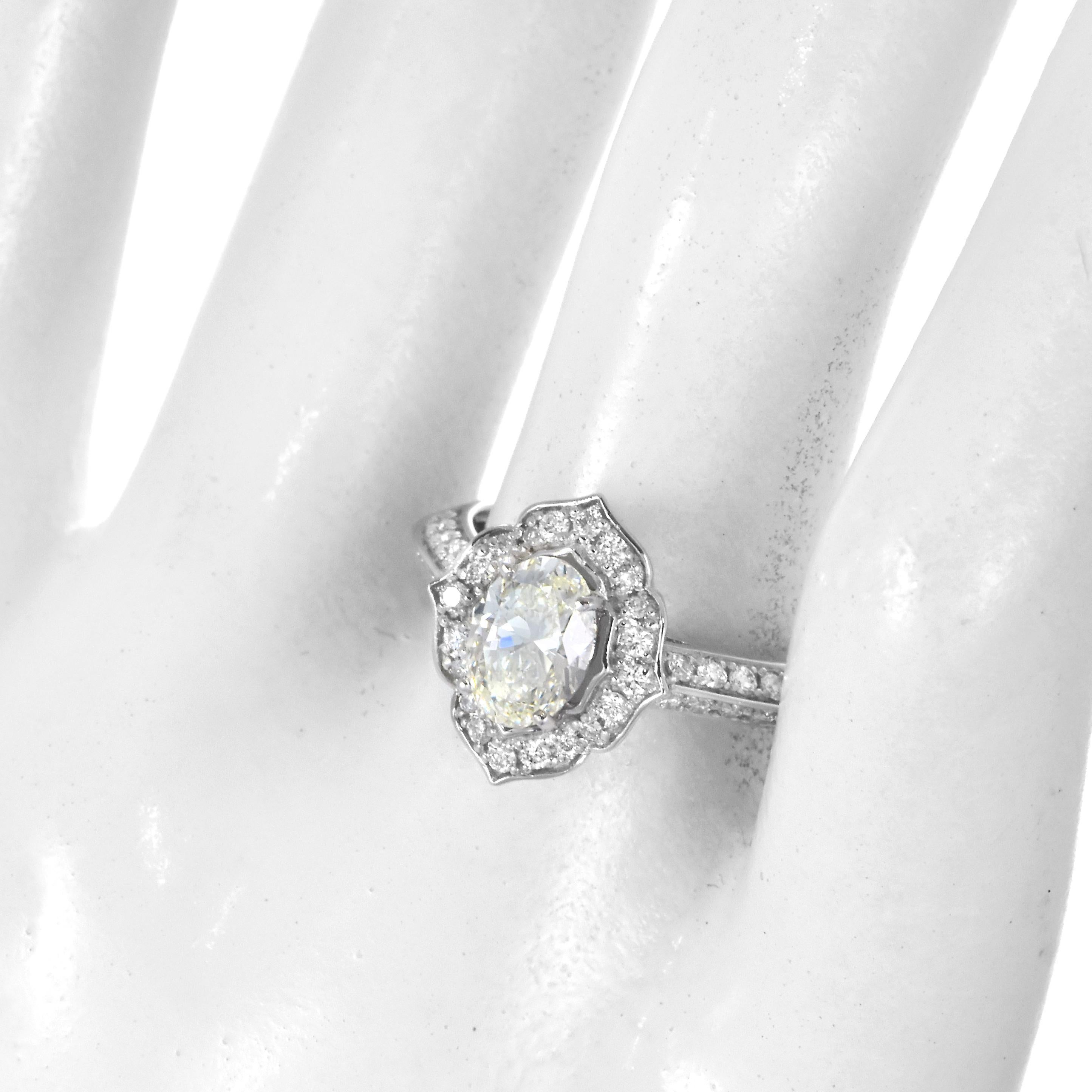 GIA Certified 1.01 Carat Natural InternallyFlawless Diamond Ring Set in Platinum For Sale 1