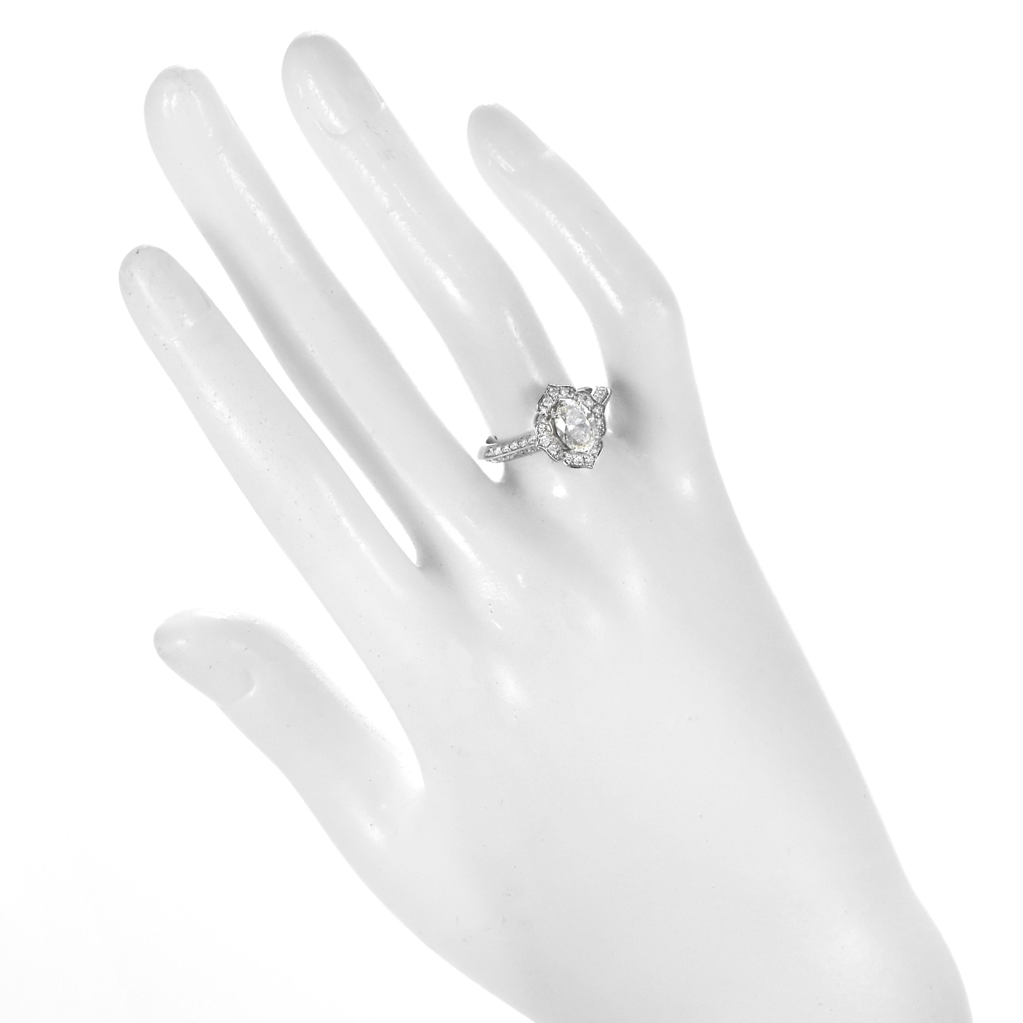 GIA Certified 1.01 Carat Natural InternallyFlawless Diamond Ring Set in Platinum For Sale 2