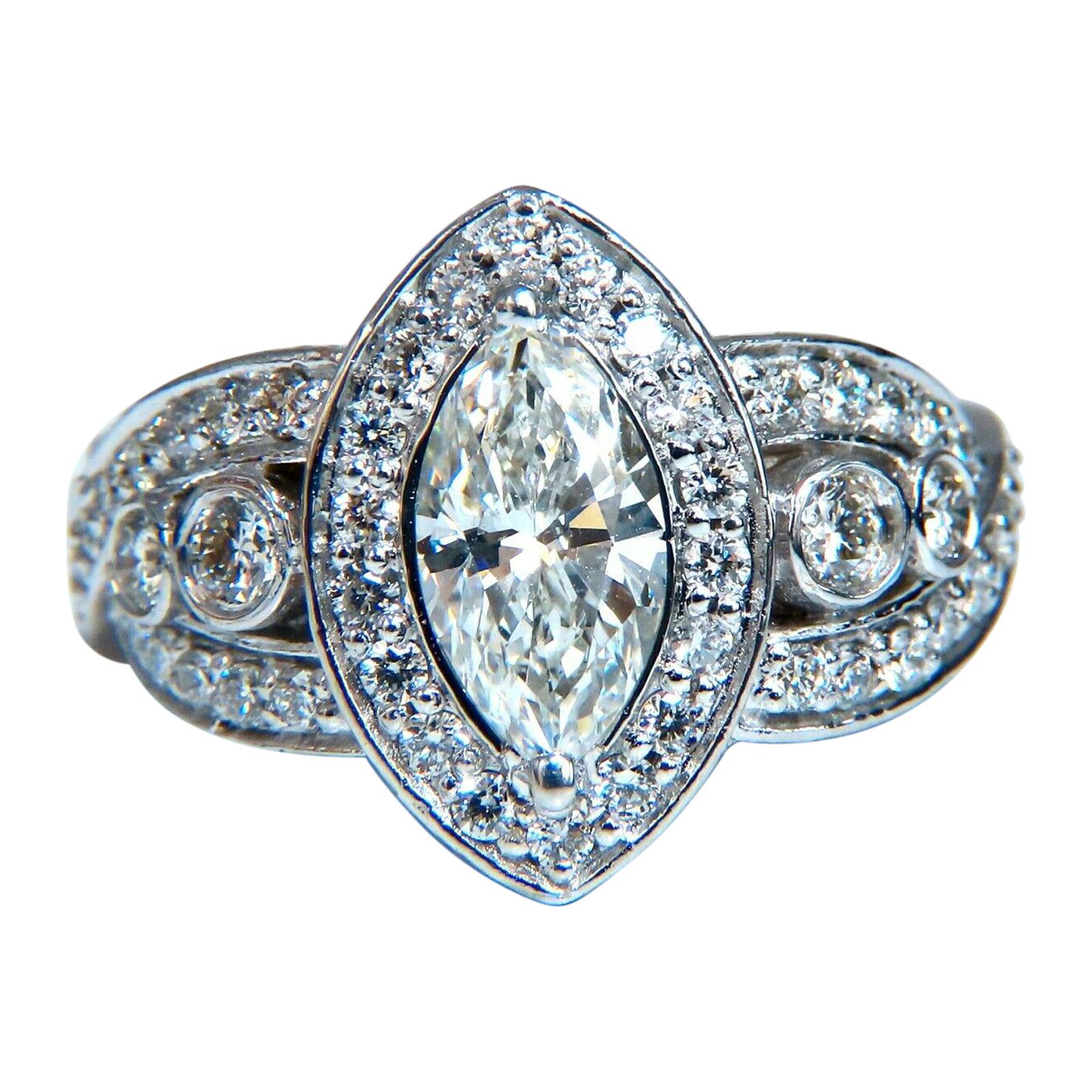 Bague halo en or 18 carats avec diamants marquises naturels de 1,01 carat certifiés par le GIA en vente
