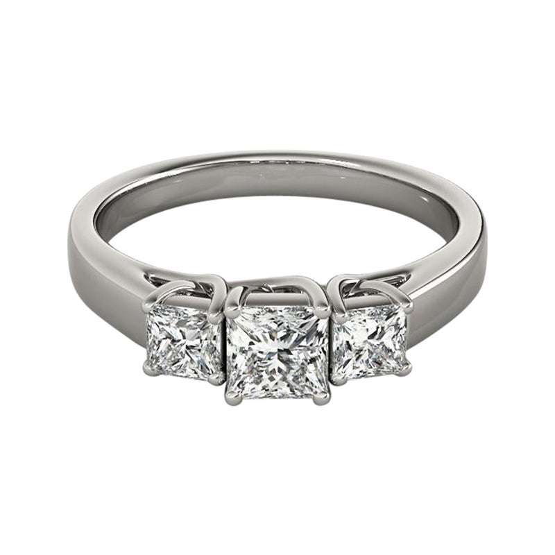 GIA Certified 1,01 Carati Princess Three-Stone Classic Platinum Diamond Ring