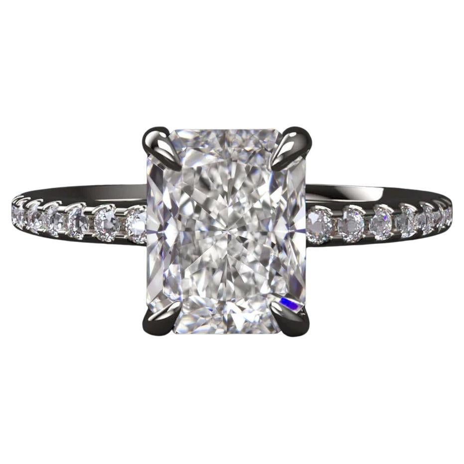 GIA Certified 1.01 Carat Radiant Cut Diamond Platinum Engagement Ring en venta