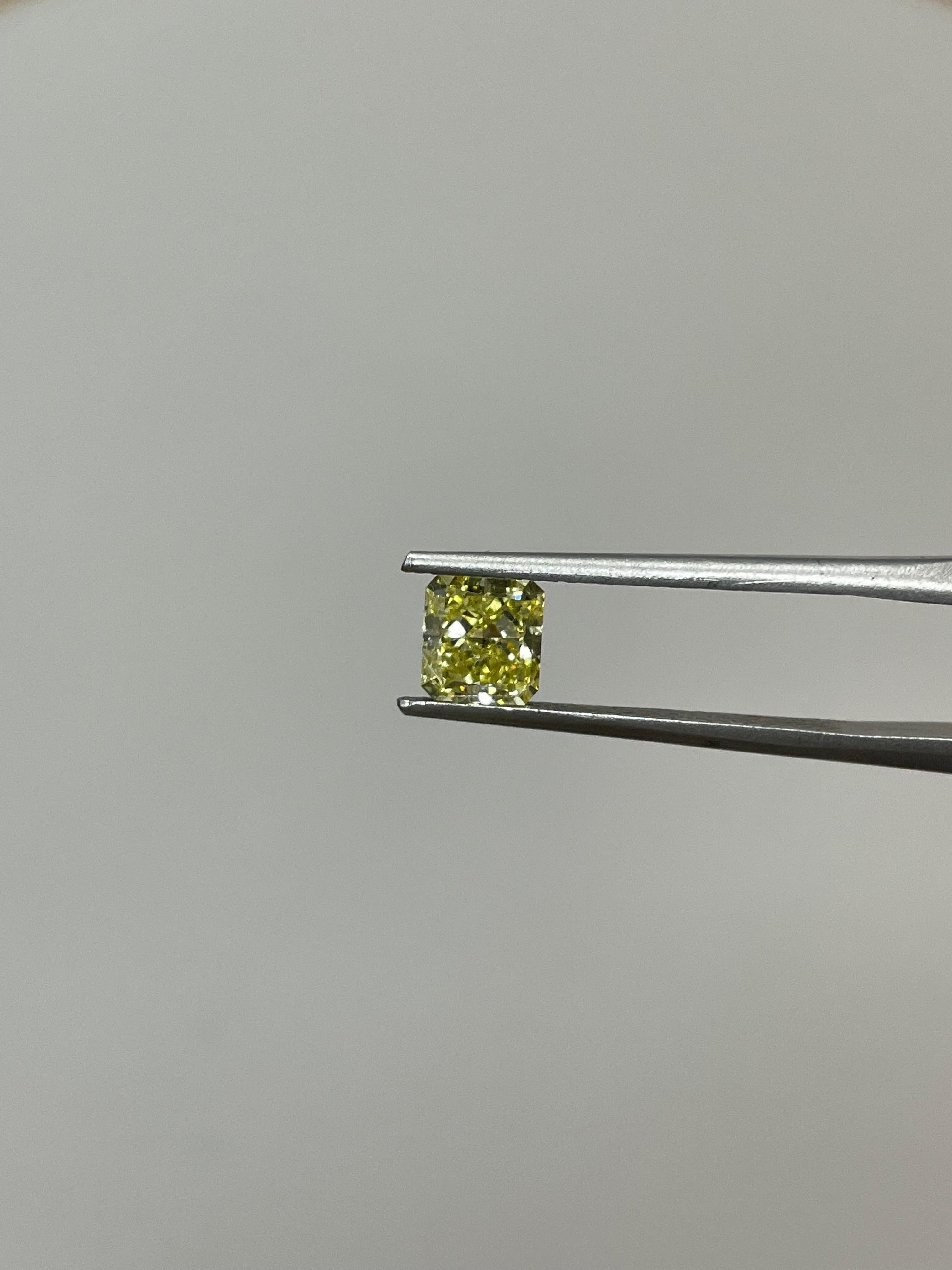 Brilliant Cut GIA Certified 1.01 Carat Rectangular Brilliant Fancy Yellow I1 Natural Diamond For Sale