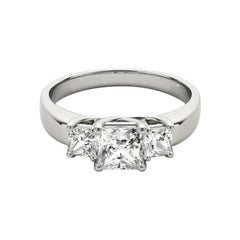 GIA-zertifizierter 1,01-Karat-Dreistein-Prinzessinnen-Diamantring aus 18 Karat Weißgold