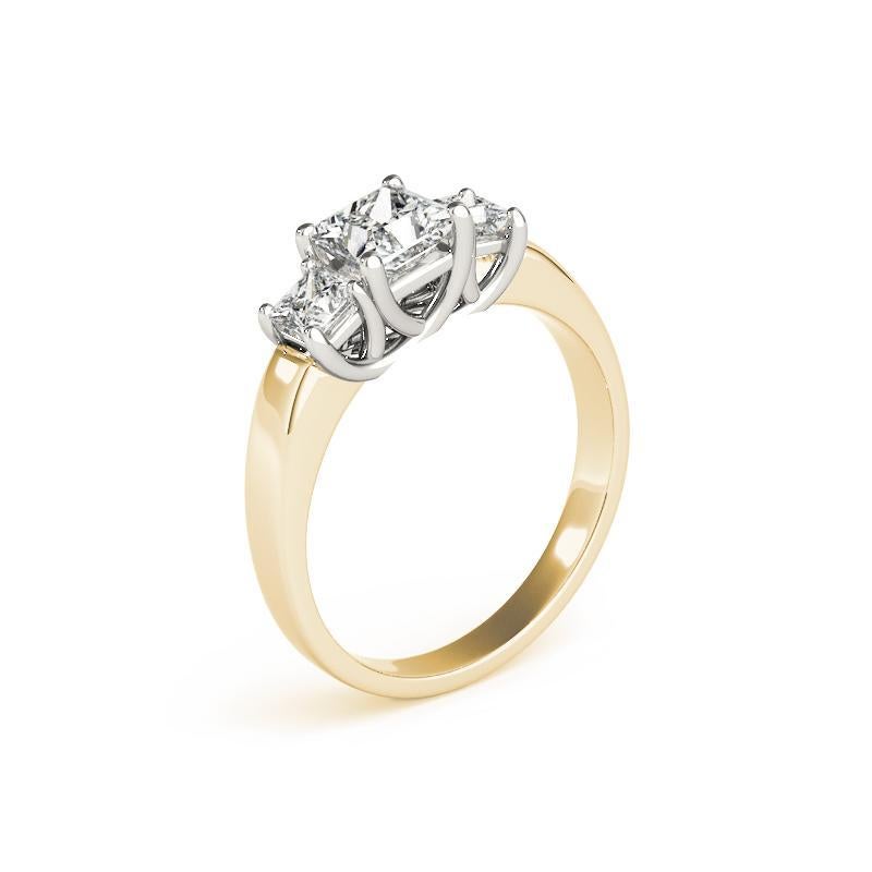 Donna GIA Certified 1,01 Carat Three-Stone Princess Anello di diamanti in oro giallo 18K in vendita