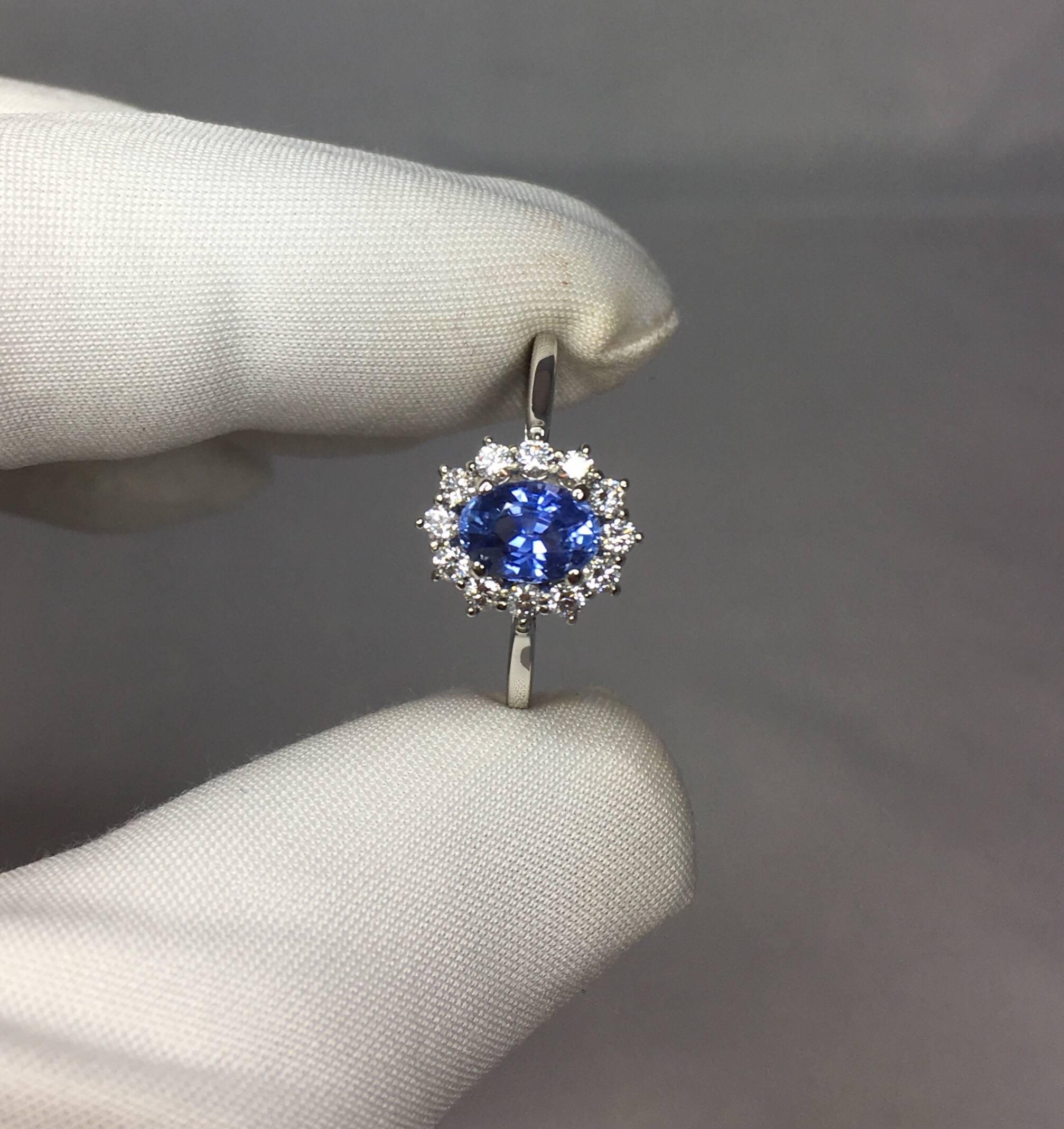 GIA Certified 1.01 Carat Untreated Ceylon Blue Sapphire, Gold and Diamond Ring 3