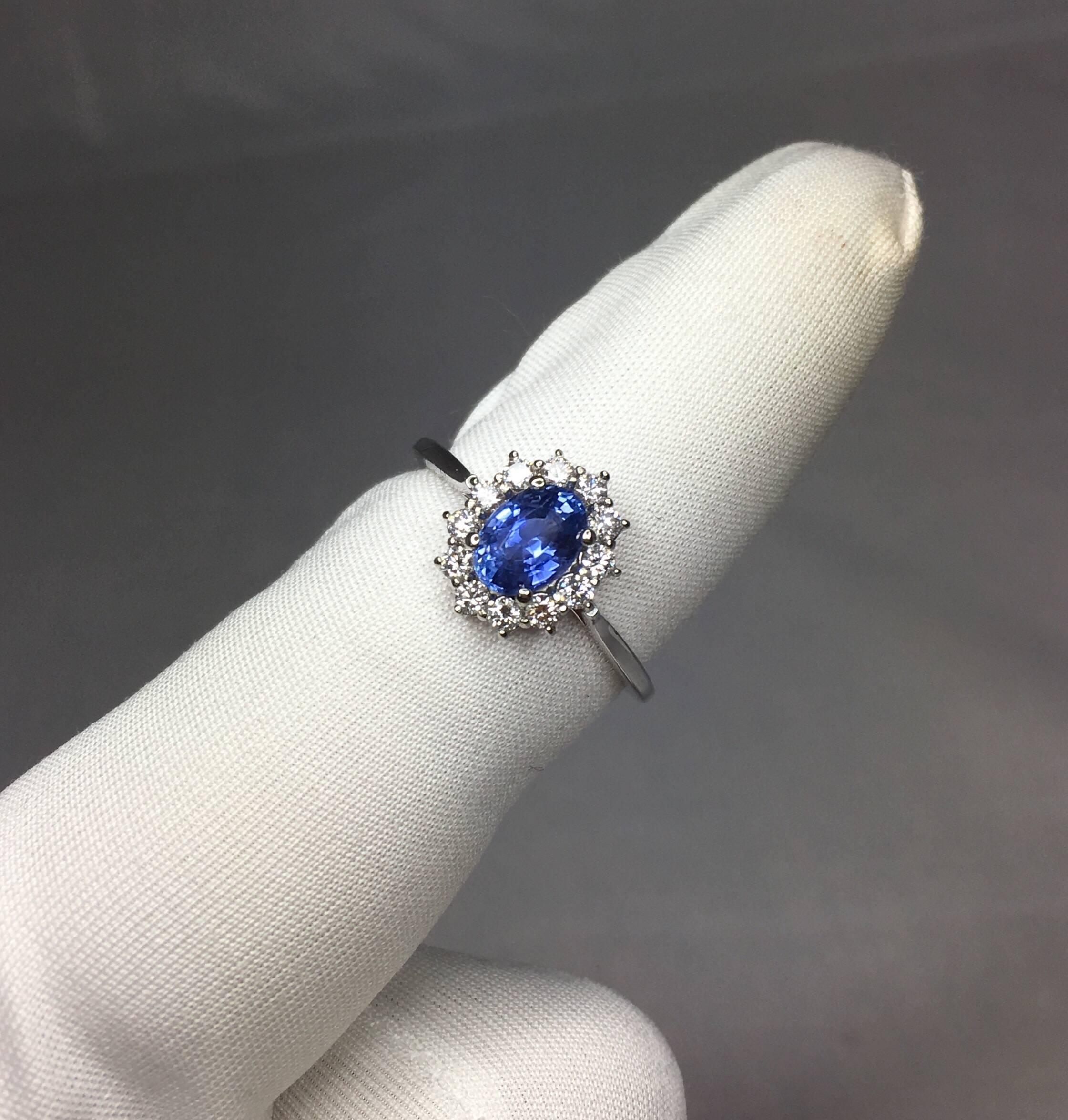GIA Certified 1.01 Carat Untreated Ceylon Blue Sapphire, Gold and Diamond Ring 4