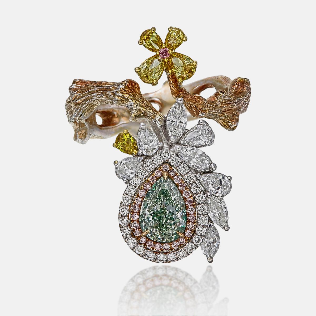 GIA-zertifizierter 1,01 Karat Birnenschliff Fancy Gelber Diamantring in 18K mit G mit Fancy-Diamant im Zustand „Neu“ im Angebot in Bangkok, TH