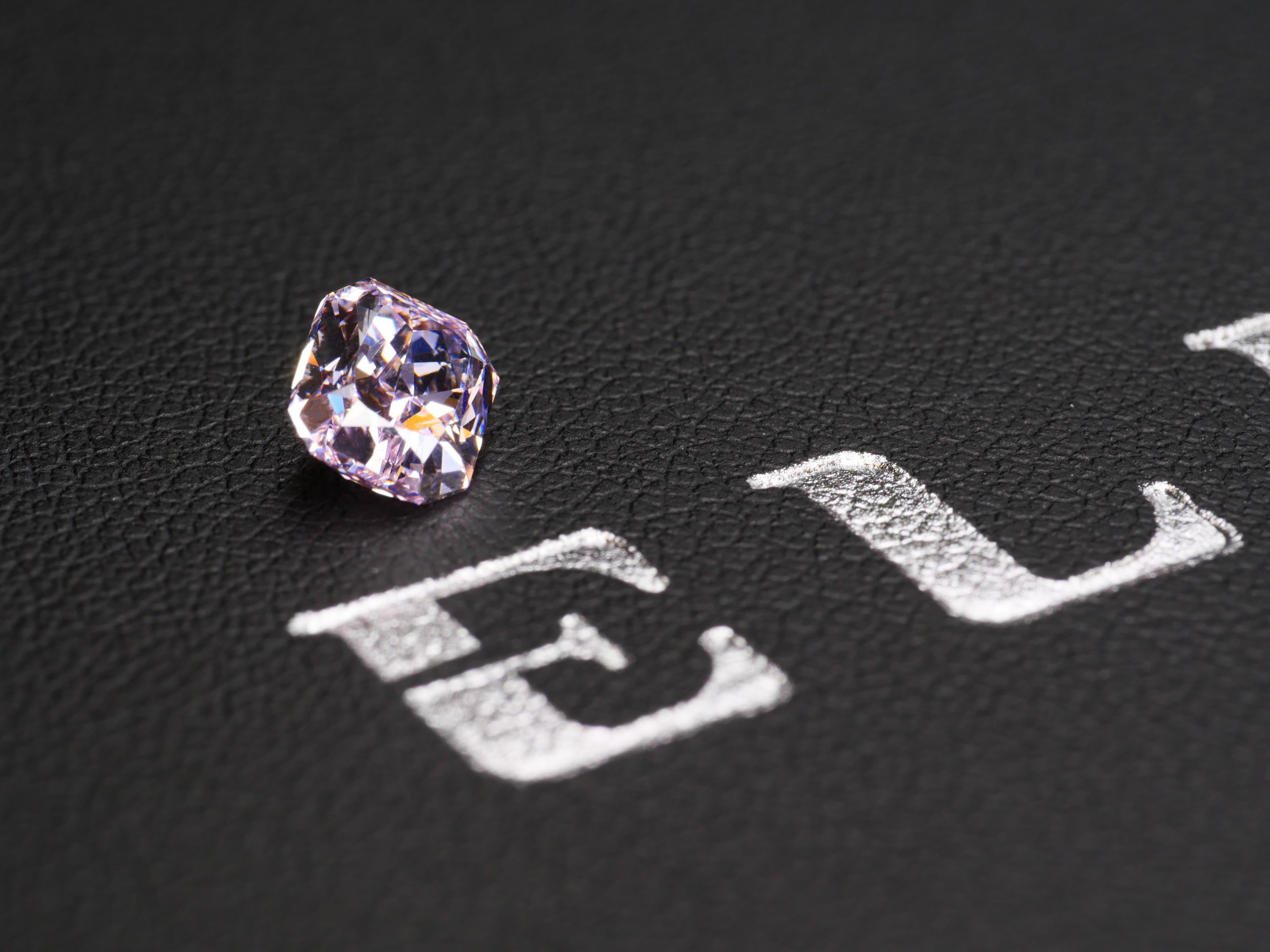 GIA Certified 1.01 Fancy Intense Pink Rectangular Brilliant Cut Diamond For Sale 3