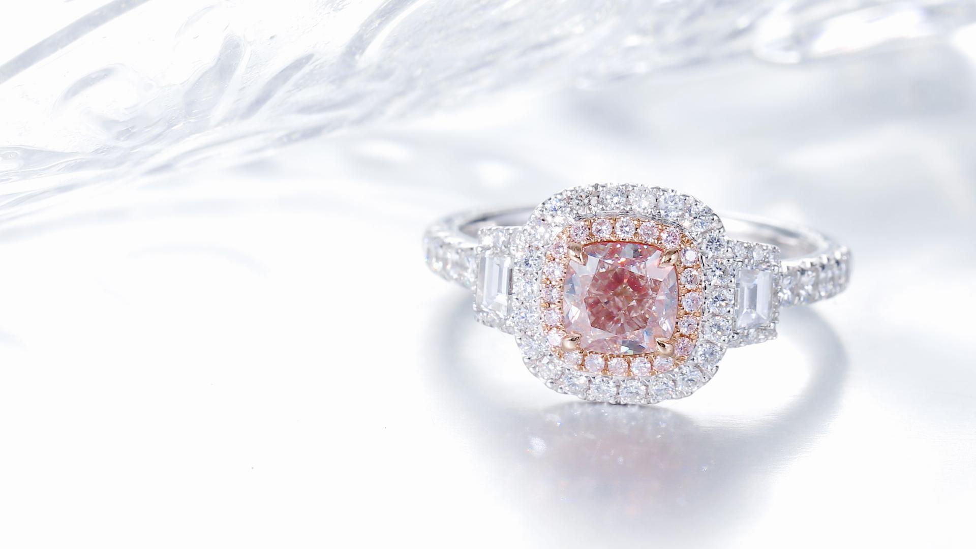  Bague en diamant naturel de taille coussin de 1,01 mm, certifié par le GIA, de couleur rose clair et de couleur naturelle Brown. Pour femmes en vente