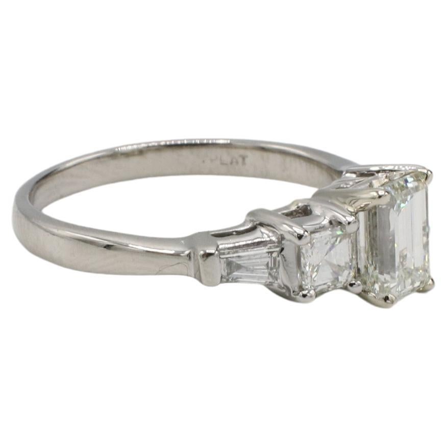Moderne Bague de fiançailles en platine certifiée GIA 1,01 J VS2 Diamant naturel taille émeraude