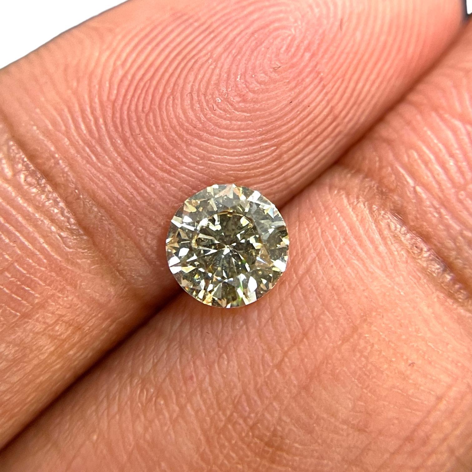 Diamant naturel certifié GIA 1,01 TCW Round Q-R Excellent état - En vente à New York, NY