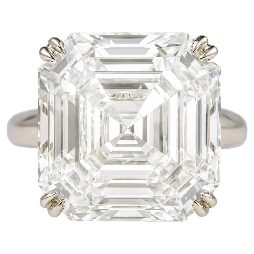 Platinring mit GIA-zertifiziertem 10.19 Karat Diamant im Asscher-Schliff