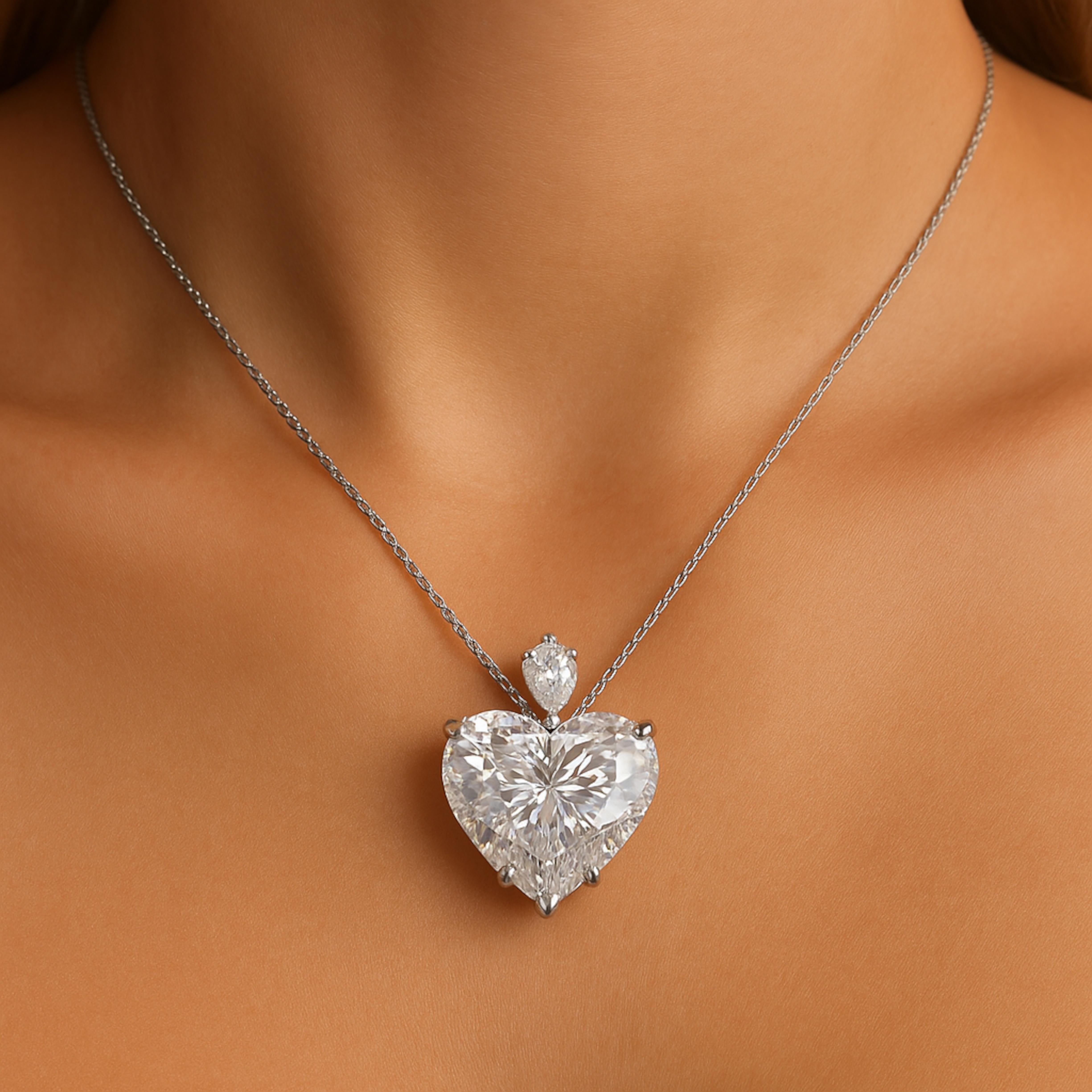 GIA-zertifizierte 10,11 Karat herzförmige Diamant-Anhänger-Halskette aus 18 Karat Weißgold (Zeitgenössisch) im Angebot