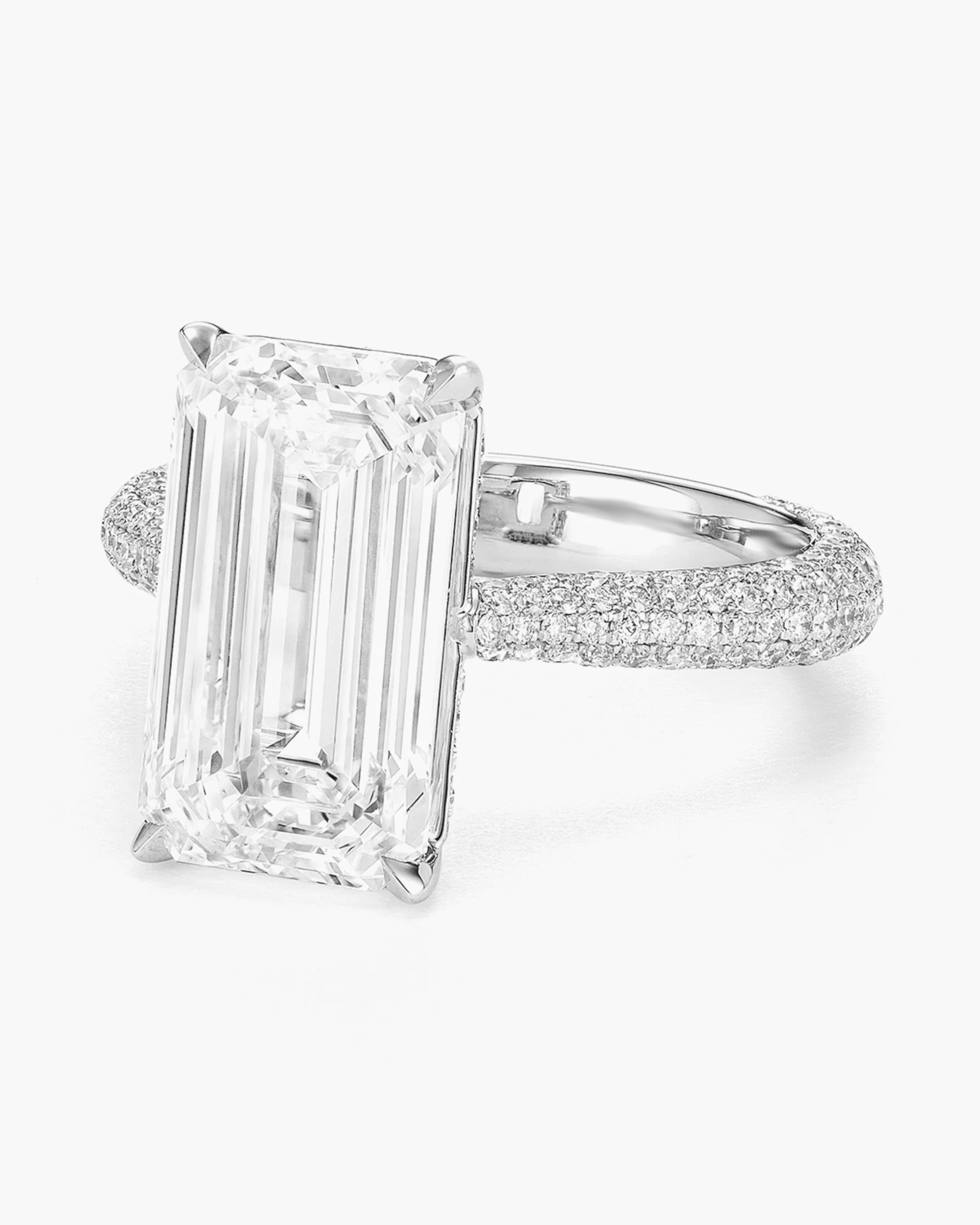 GIA zertifiziert 10.16 Karat Smaragdschliff Diamant Platin Ring für Damen oder Herren im Angebot