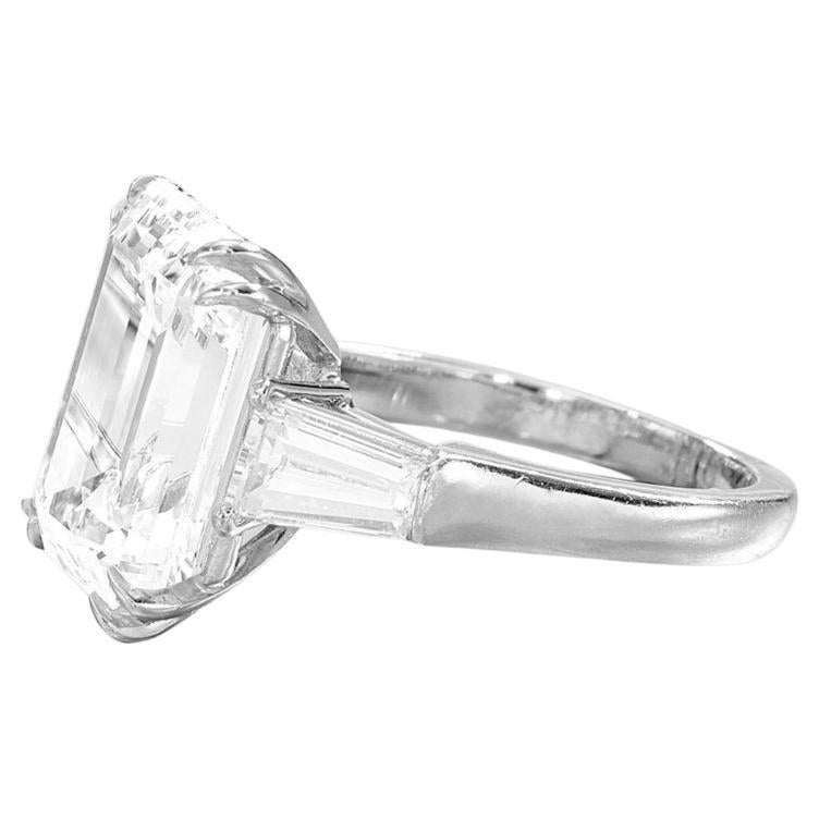 A once-in-a-lifetime opportunity to create your dream diamond—and the perfect piece to showcase it.

We offer an exclusive service starting from rough, allowing you to commission a diamond custom-cut to your exact specifications and GIA-certified