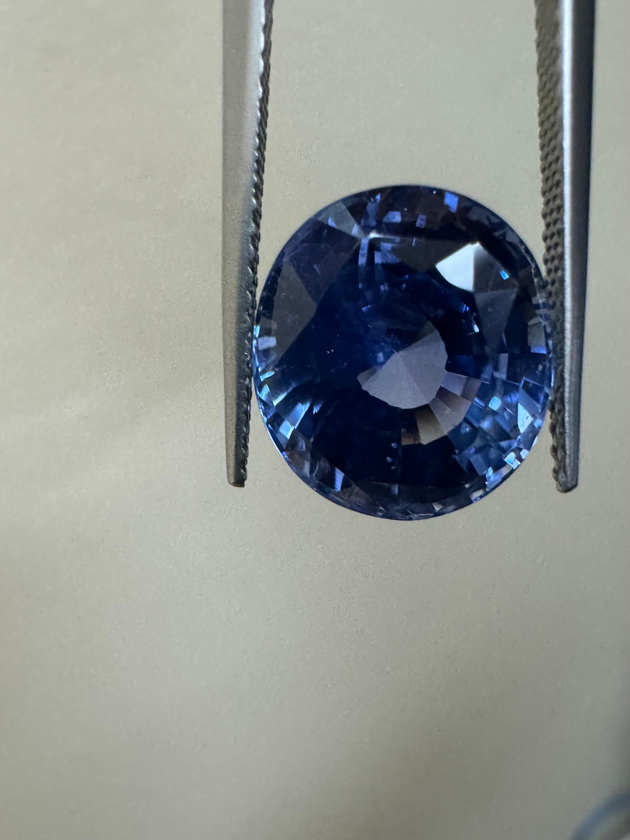 GIA Certified 10.19 Carat Oval No Heat Cornflower Blue Sapphire In condizioni Nuovo in vendita a Los Angeles, CA