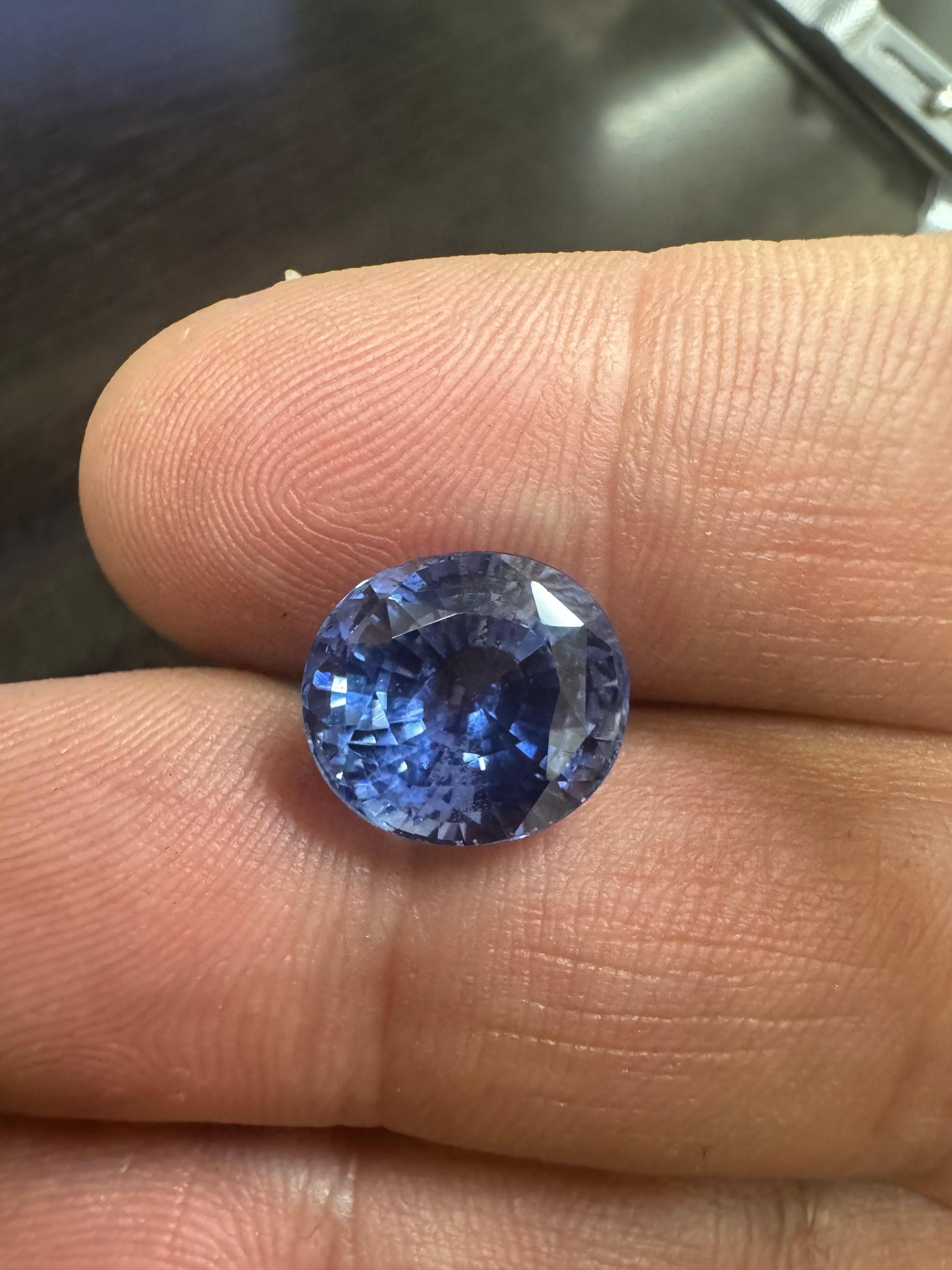 da uomo o donna GIA Certified 10.19 Carat Oval No Heat Cornflower Blue Sapphire in vendita