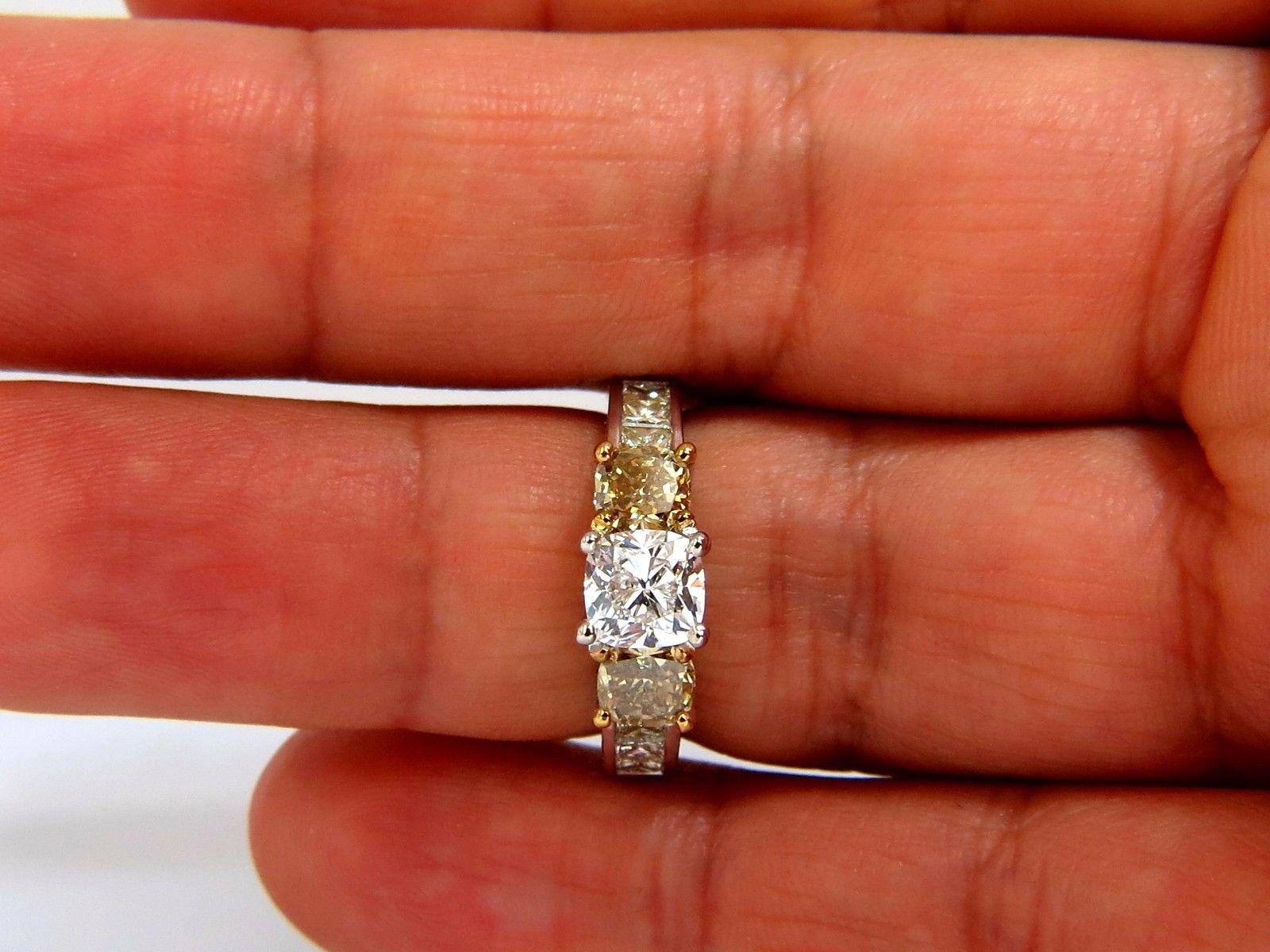 GIA-zertifizierter 1,01 Karat Diamant im Kissenschliff & 1,02 Karat ausgefallener Gelbgold Ring 14k G/vvs2 im Angebot 3