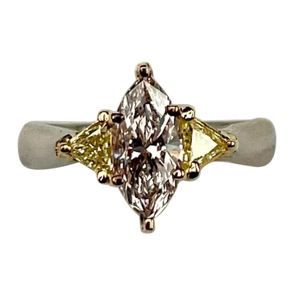 Diamant marquise certifié GIA de 1,01 carat, Nature, rose très clair en vente