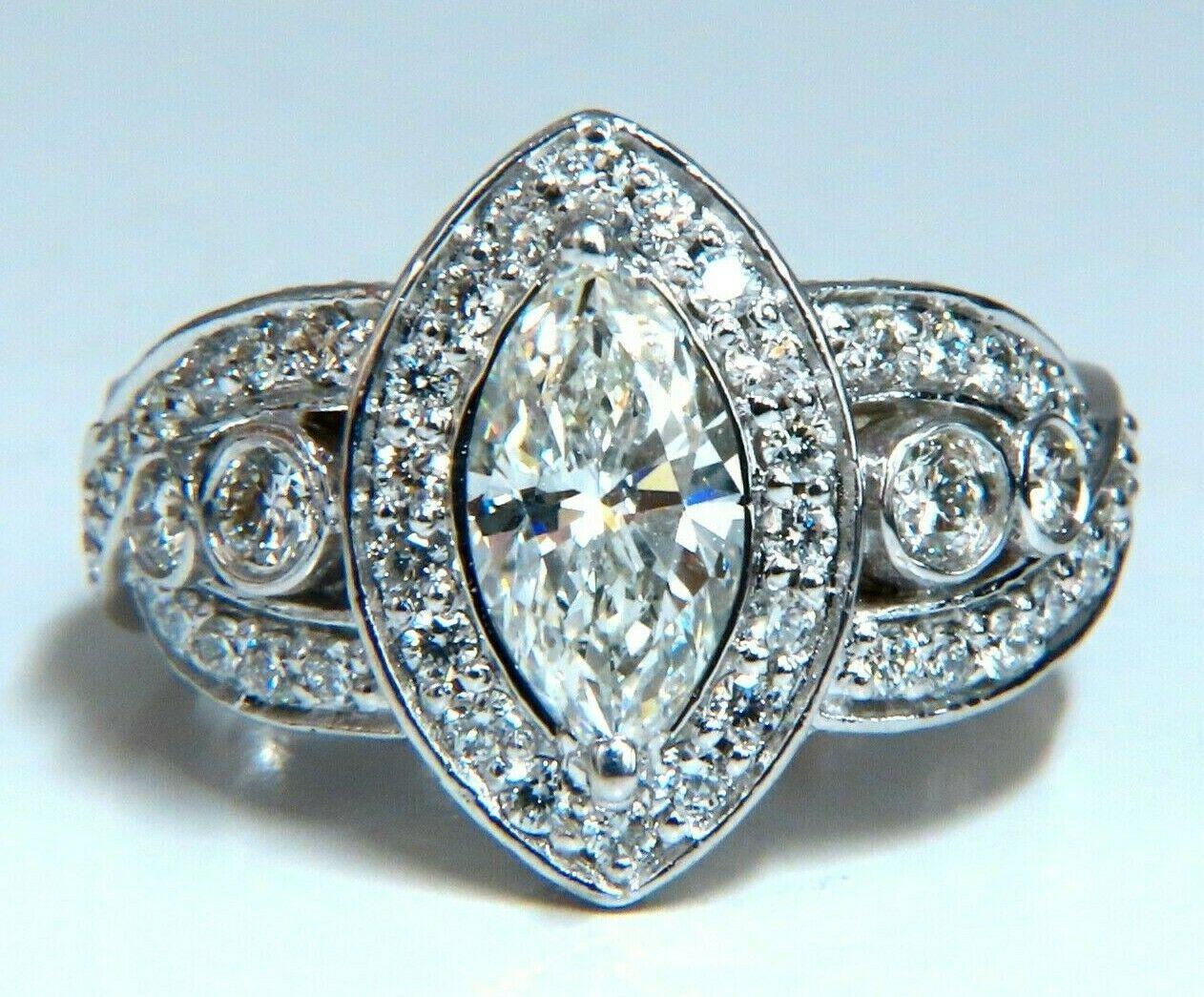 Bague halo en or 18 carats avec diamants marquises naturels de 1,01 carat certifiés par le GIA Unisexe en vente