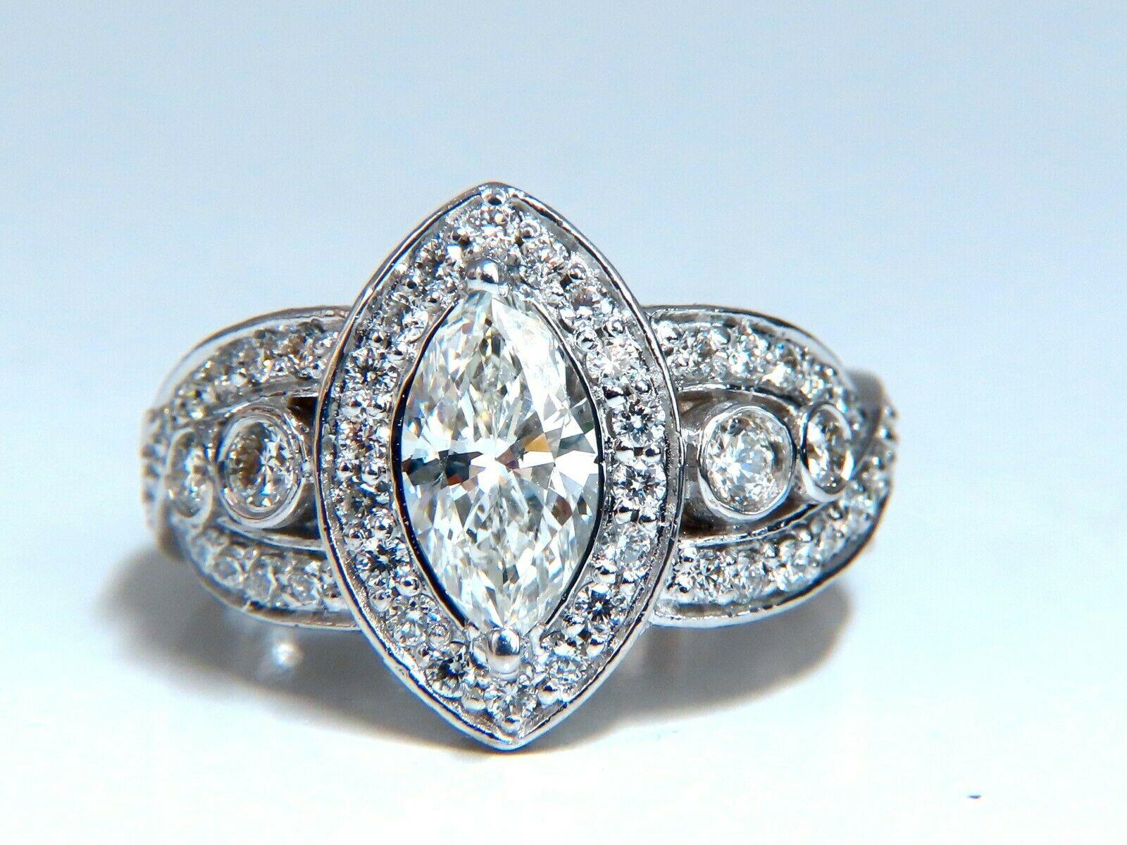 Bague halo en or 18 carats avec diamants marquises naturels de 1,01 carat certifiés par le GIA en vente 1