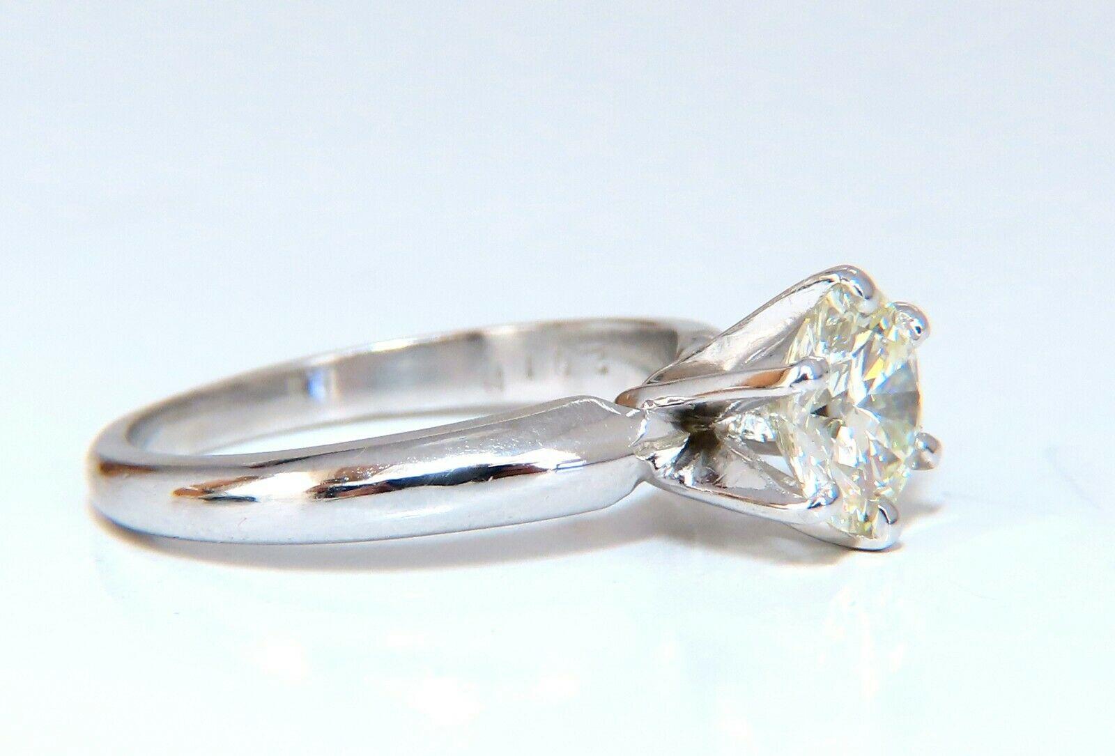 GIA Certified 1.01 Carat Round Cut Diamond Solitaire Ring Platinum Classic N/VS In New Condition For Sale In New York, NY