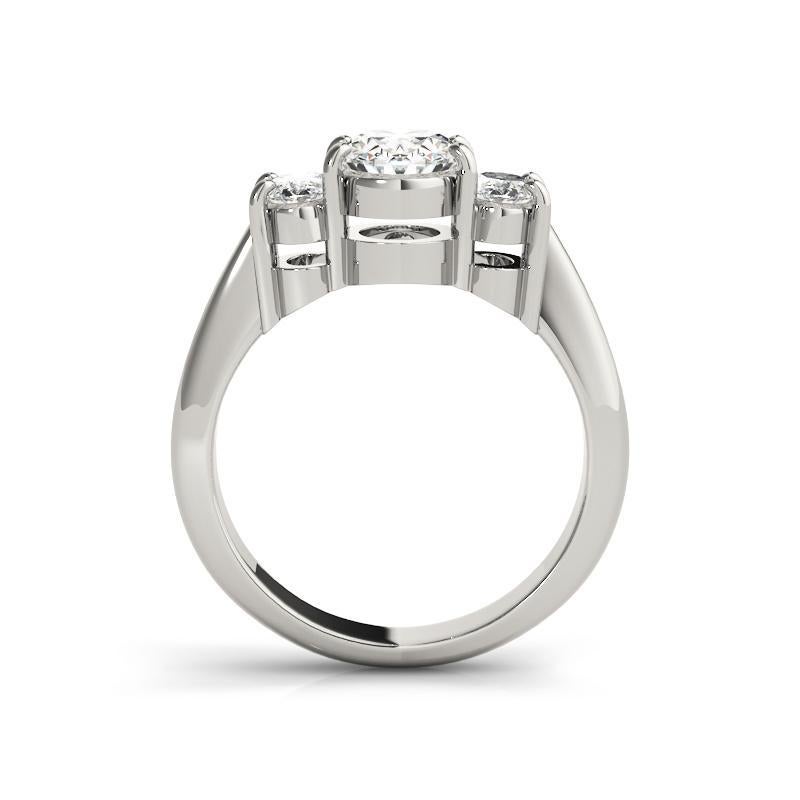 Anello con diamante ovale classico a tre pietre in oro bianco 18 carati certificato GIA da 1,02 carati In condizioni Nuovo in vendita a New York, NY
